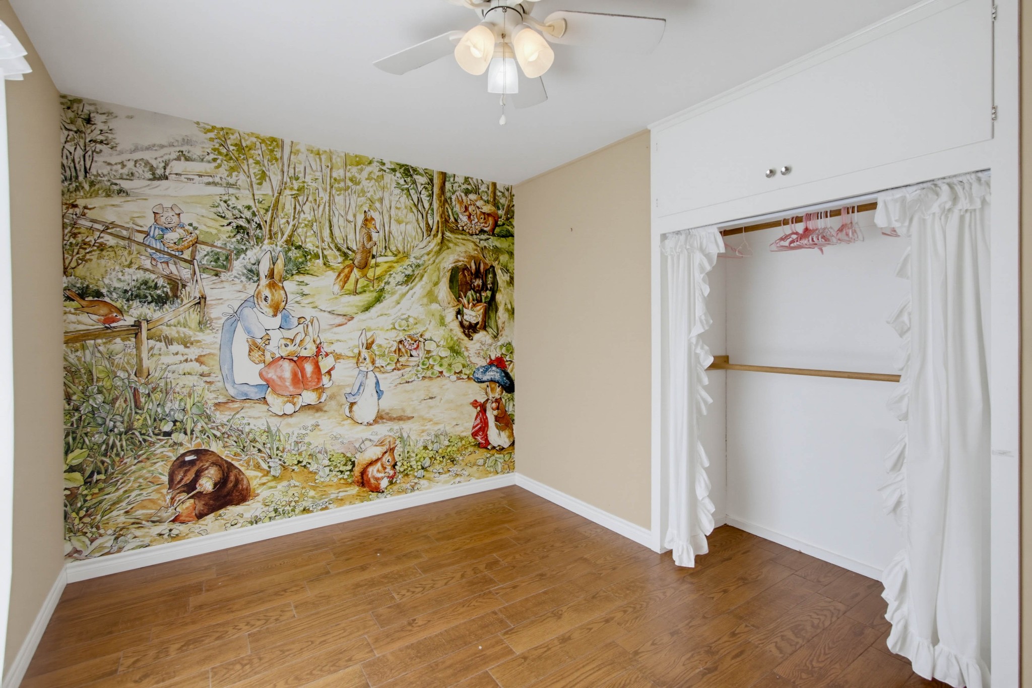 Virtual tour photo 23 of 44 for 5101 Diane Ave