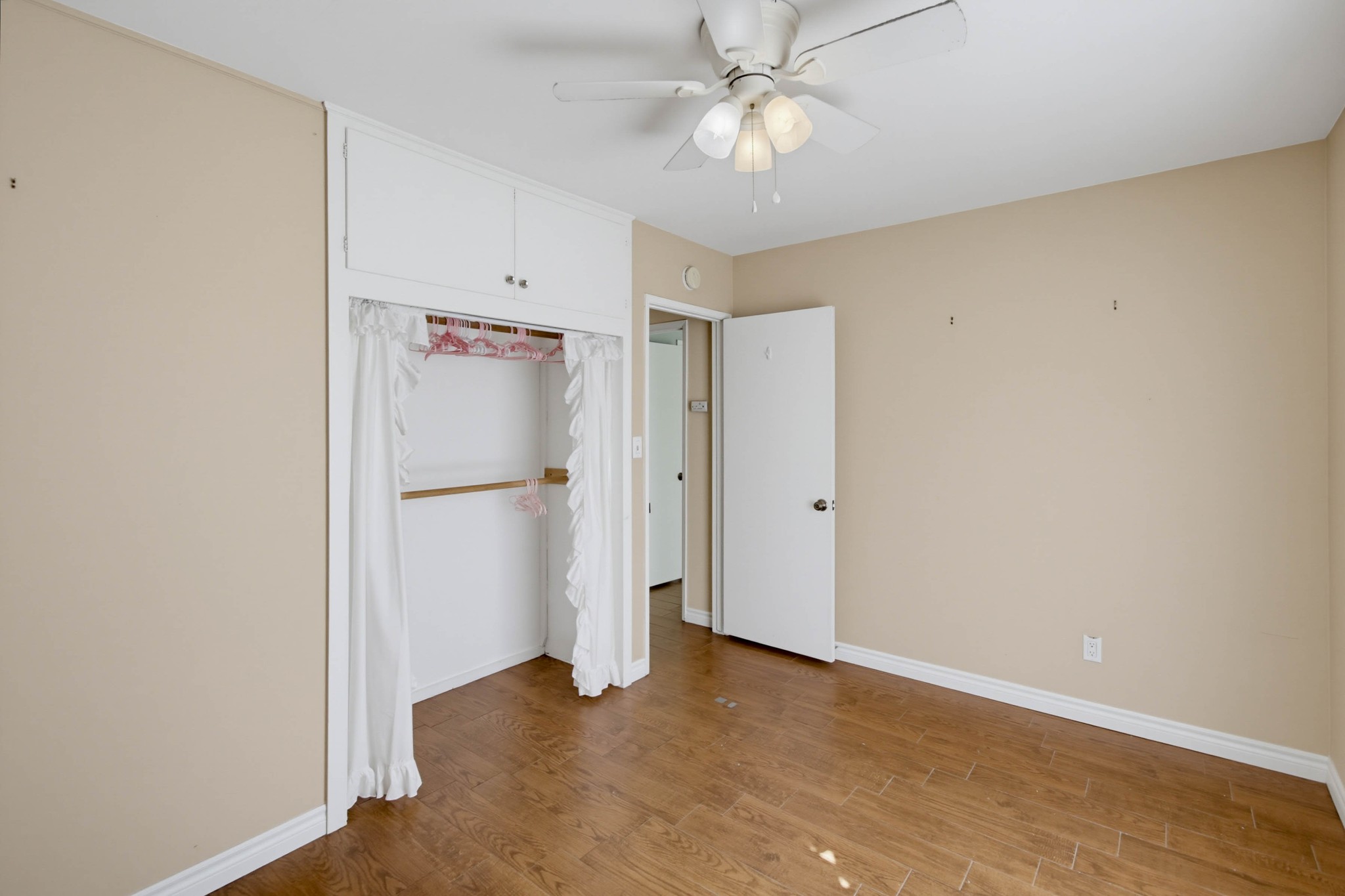 Virtual tour photo 24 of 44 for 5101 Diane Ave