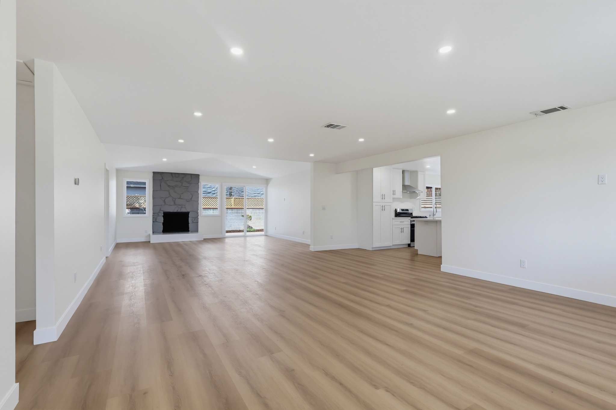 Virtual tour photo 13 of 74 for 5105 Golden West Ave