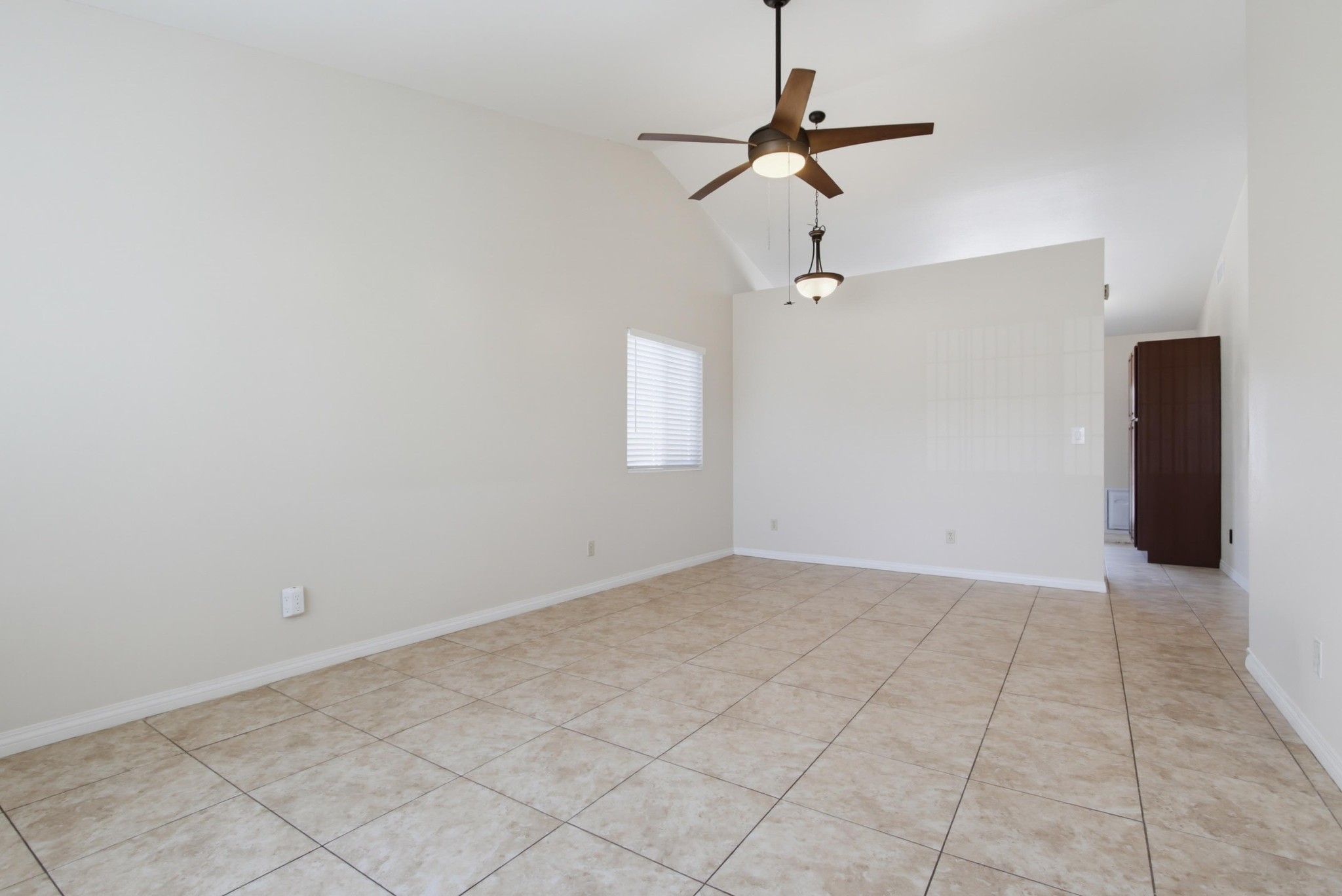 Virtual tour photo 9 of 42 for 5117 Greenbrook St