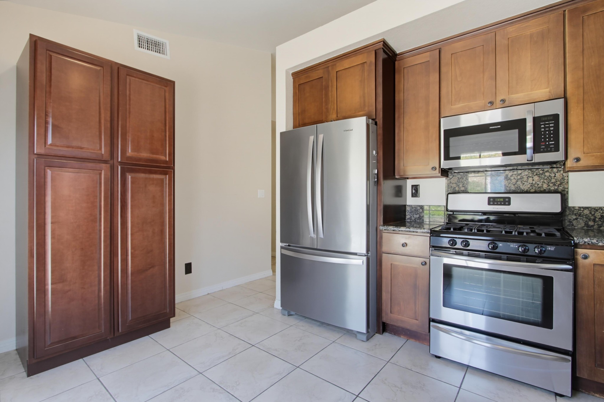 Virtual tour photo 17 of 42 for 5117 Greenbrook St