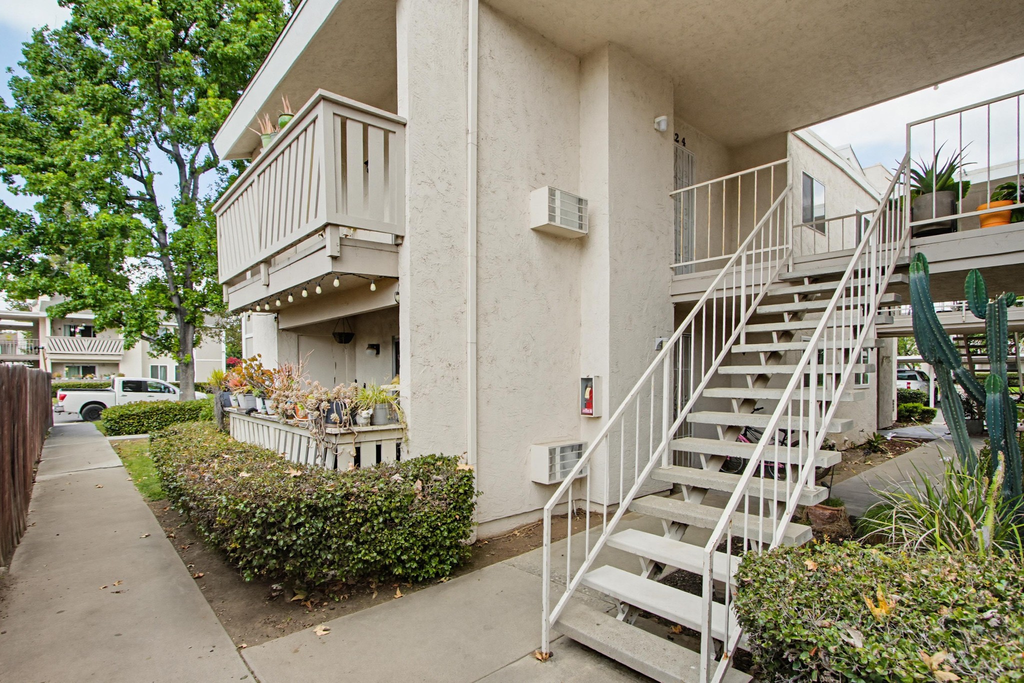 Virtual tour photo 3 of 42 for 512 Sandalwood Pl