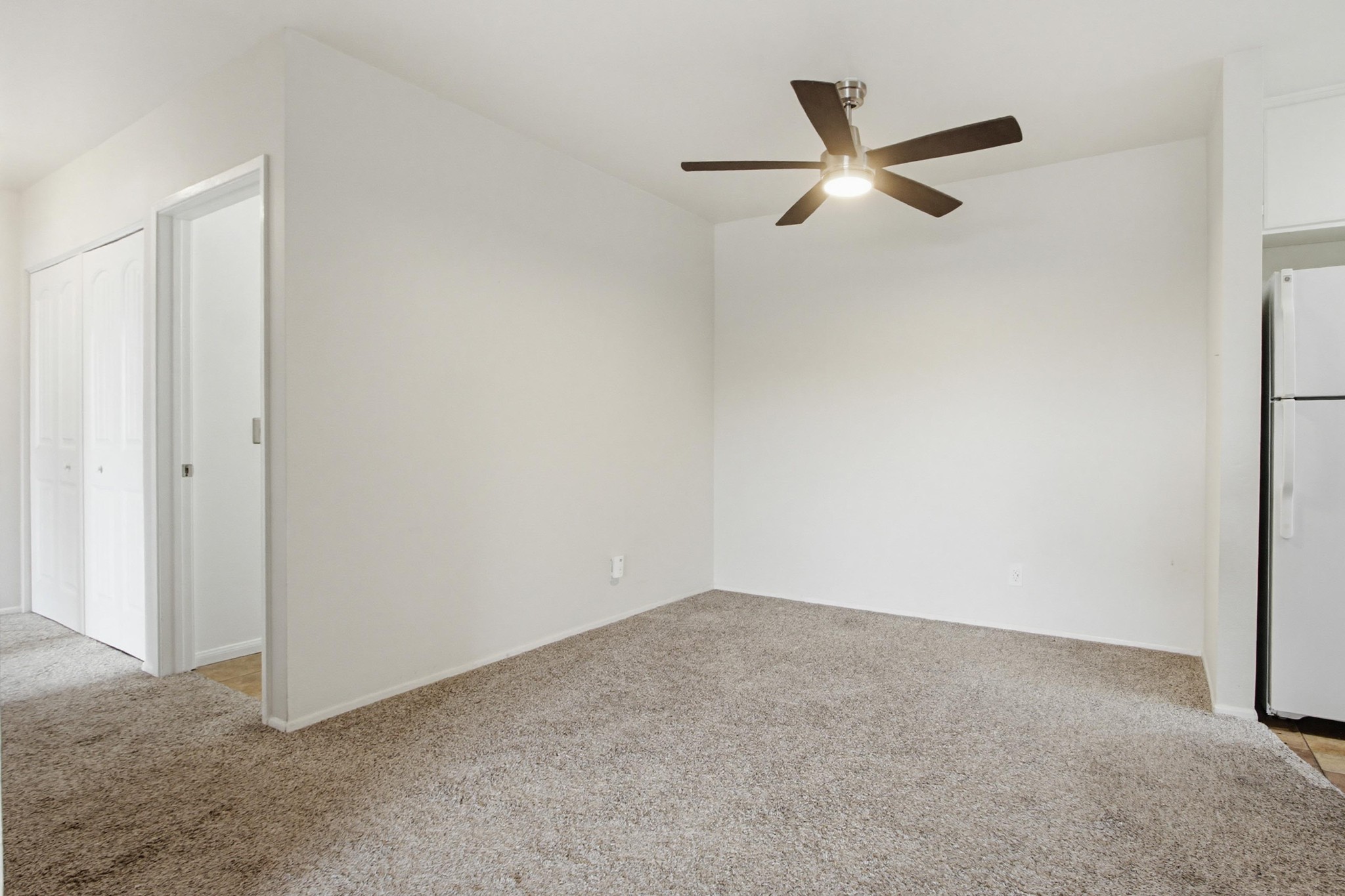 Virtual tour photo 10 of 42 for 512 Sandalwood Pl