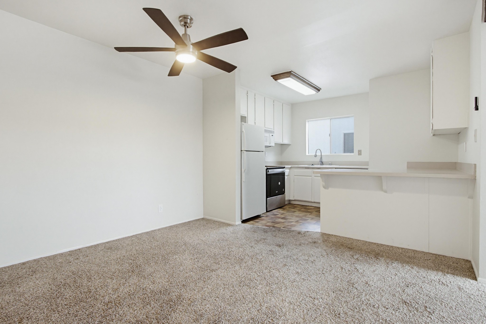 Virtual tour photo 11 of 42 for 512 Sandalwood Pl