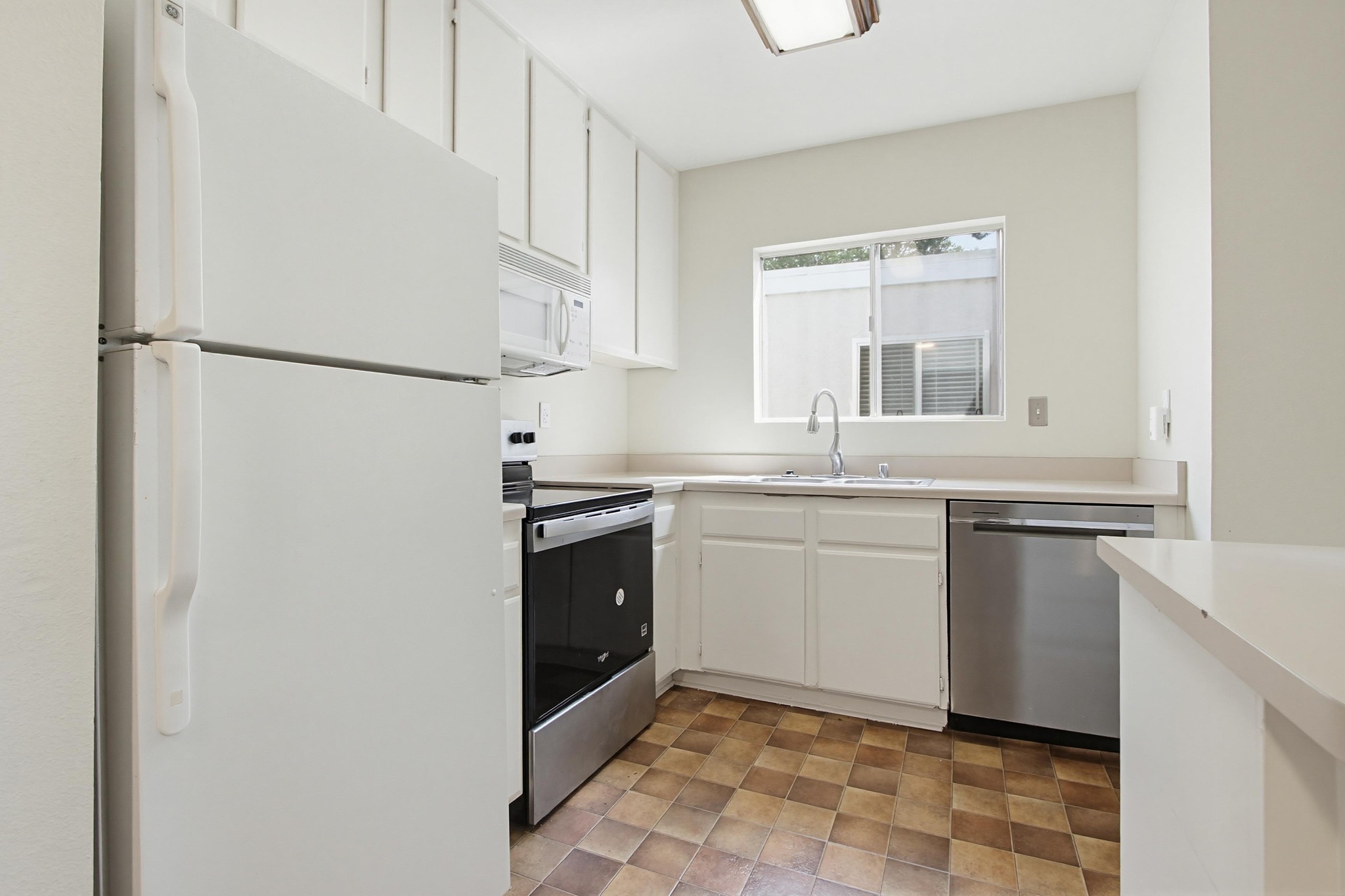 Virtual tour photo 16 of 42 for 512 Sandalwood Pl