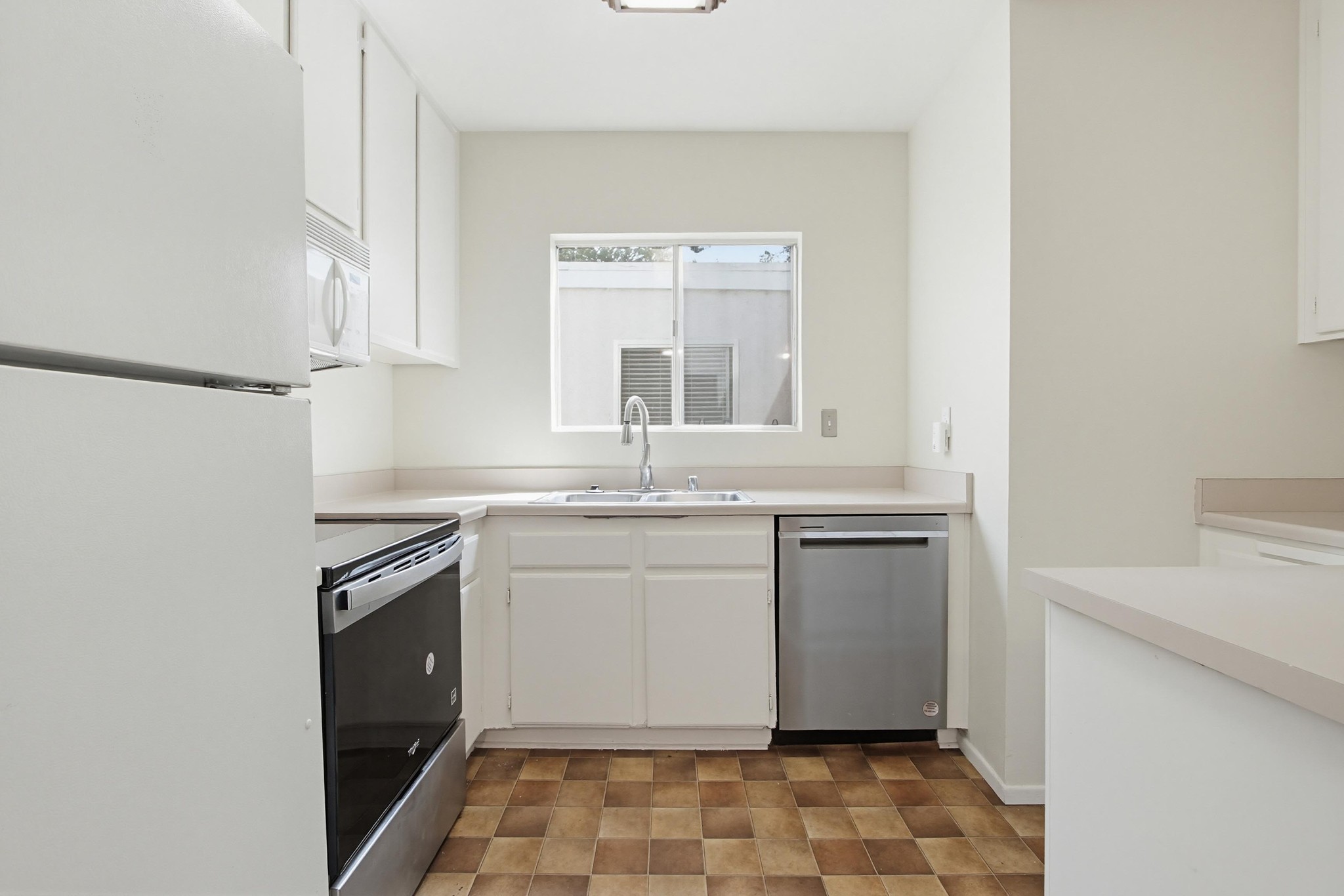 Virtual tour photo 17 of 42 for 512 Sandalwood Pl