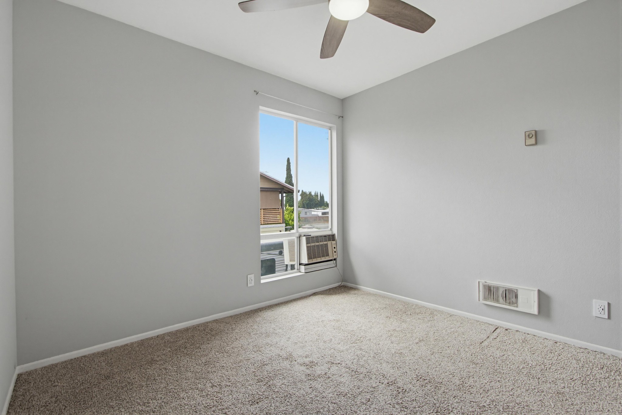 Virtual tour photo 24 of 42 for 512 Sandalwood Pl