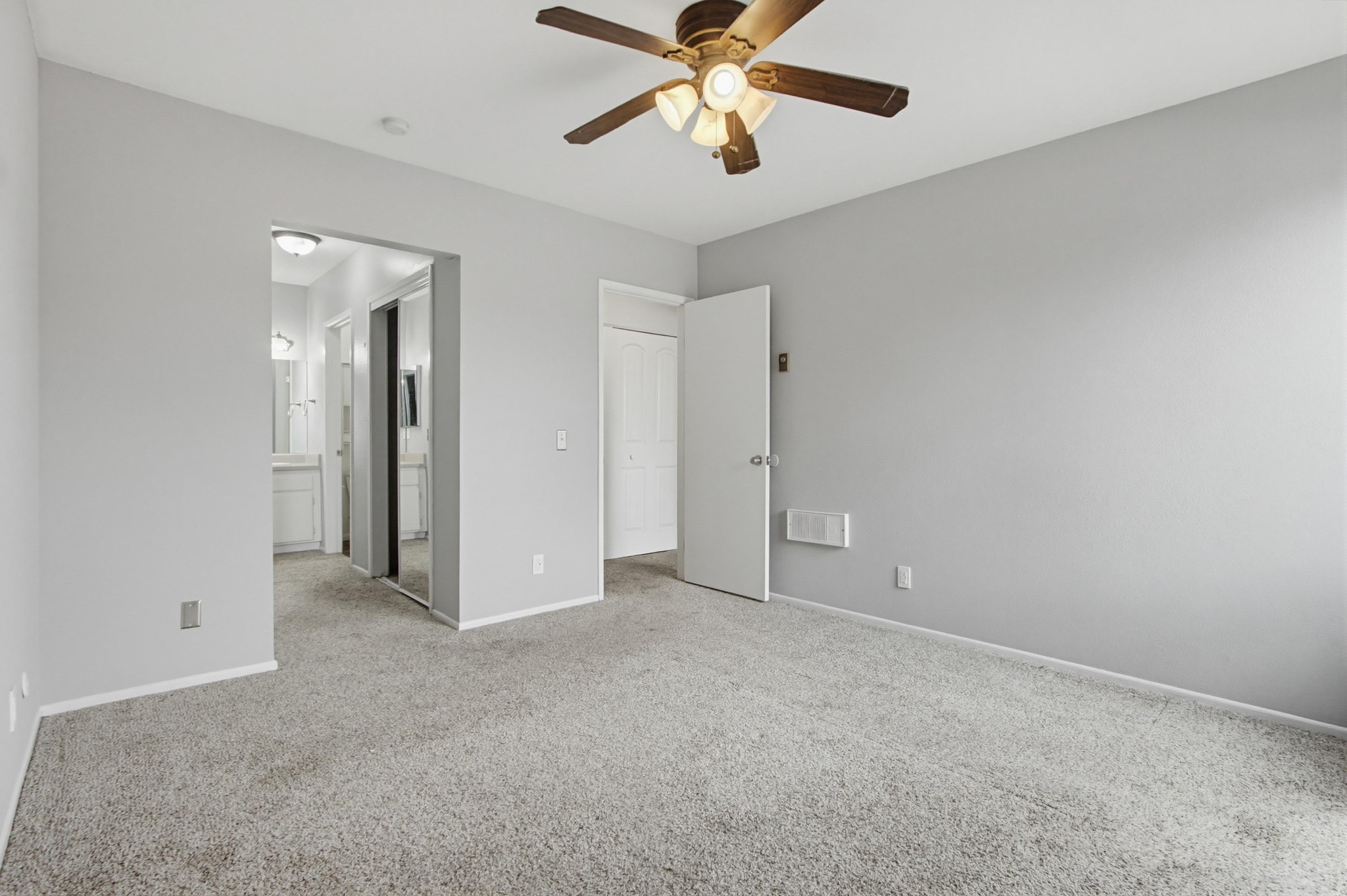 Virtual tour photo 30 of 42 for 512 Sandalwood Pl