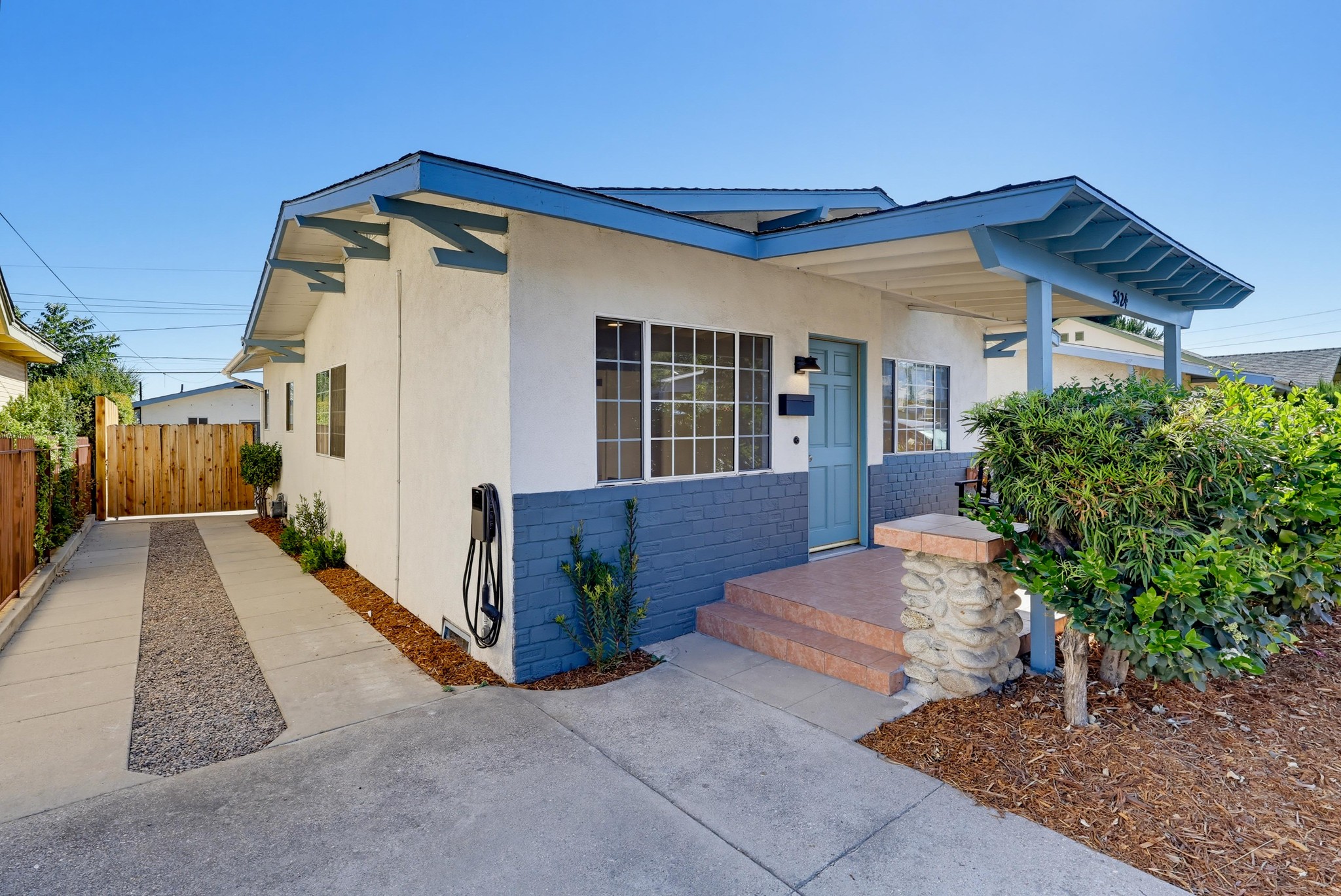 Virtual tour photo 9 of 93 for 5124 Range View Ave