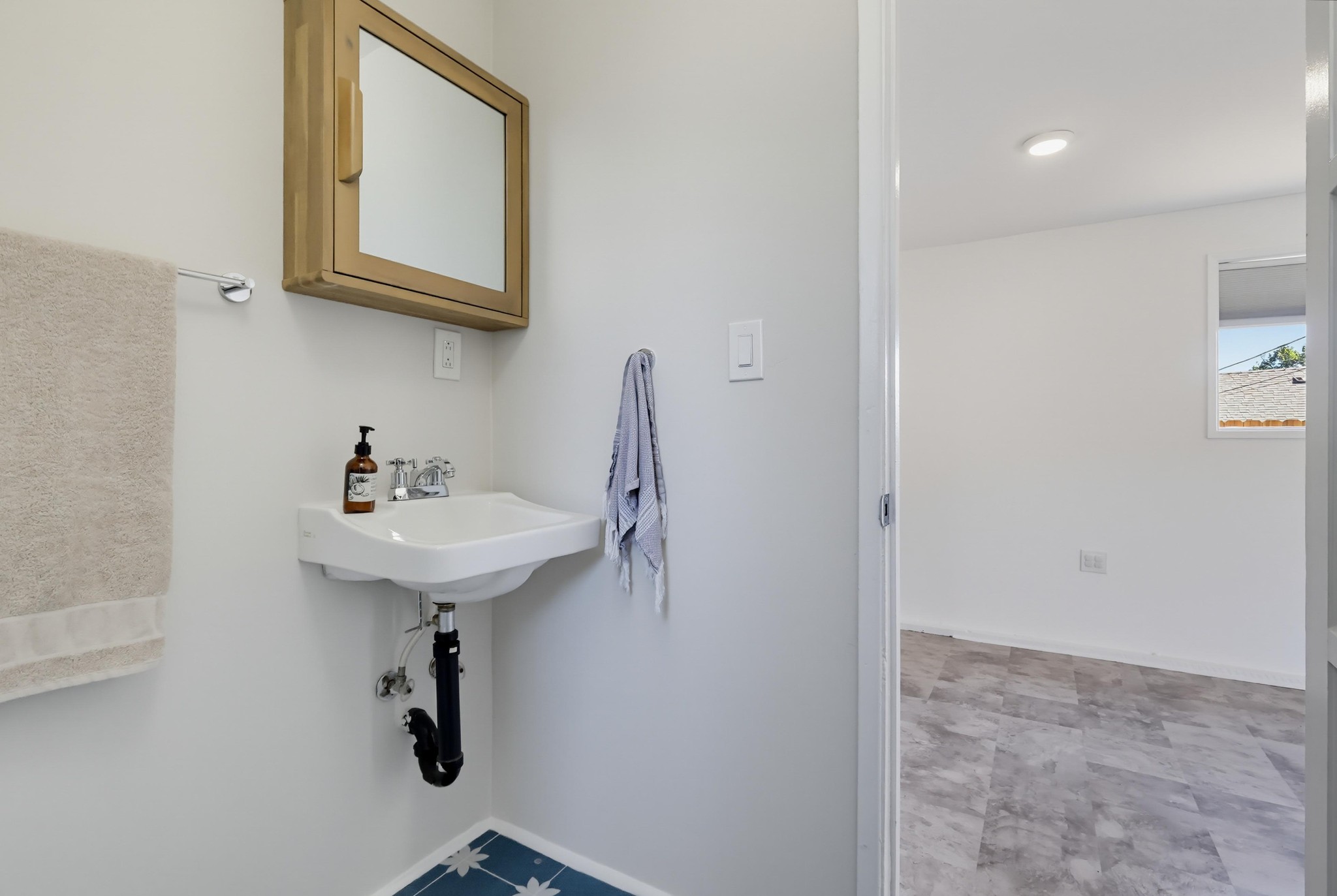Virtual tour photo 90 of 93 for 5124 Range View Ave