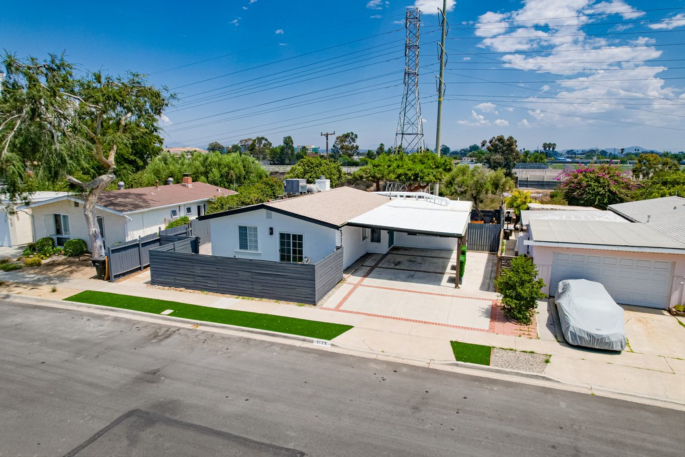 Virtual tour photo 4 of 52 for 5125 Dawne St