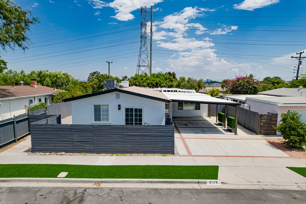Virtual tour photo 8 of 52 for 5125 Dawne St