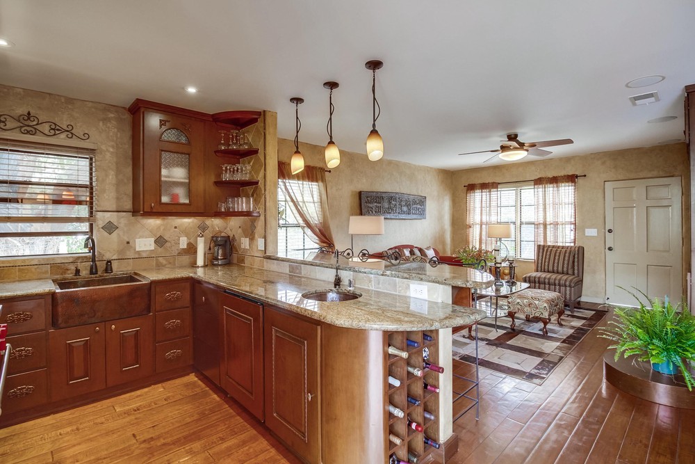 Virtual tour photo 14 of 48 for 5126 Bayard St