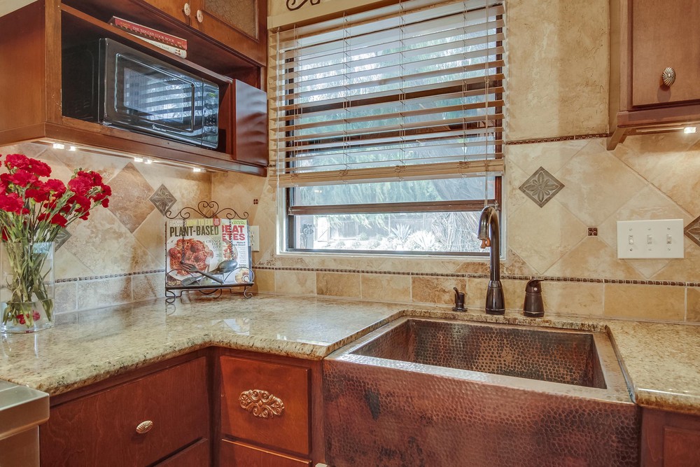 Virtual tour photo 18 of 48 for 5126 Bayard St