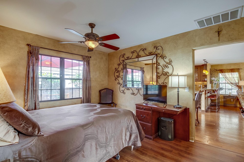 Virtual tour photo 21 of 48 for 5126 Bayard St