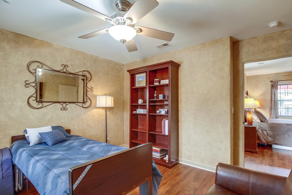 Virtual tour photo 26 of 48 for 5126 Bayard St
