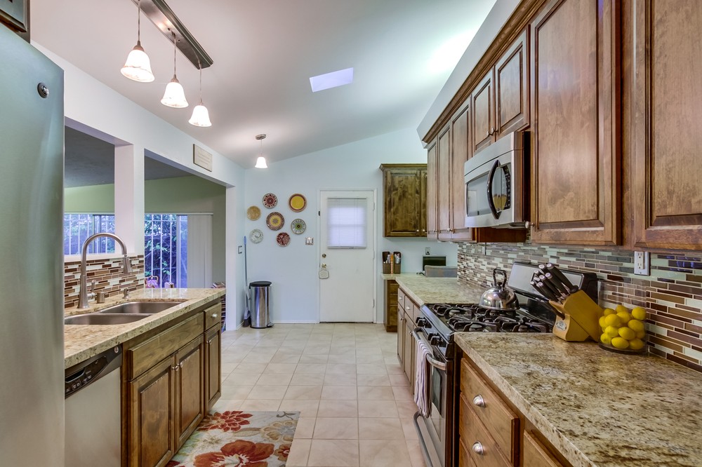 Virtual tour photo 19 of 52 for 5128 Manhasset Drive