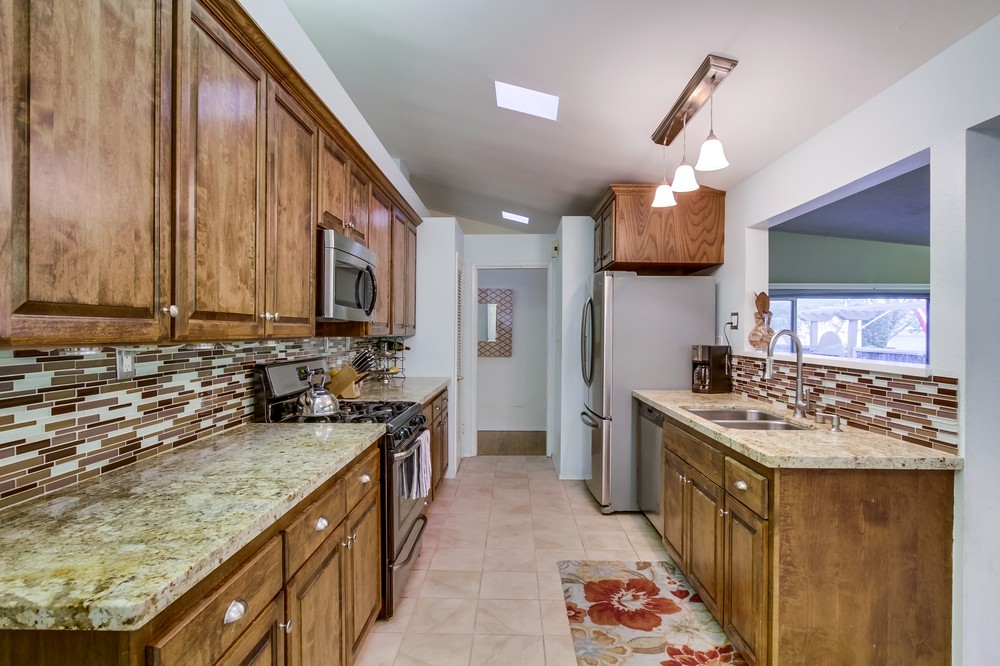 Virtual tour photo 21 of 52 for 5128 Manhasset Drive
