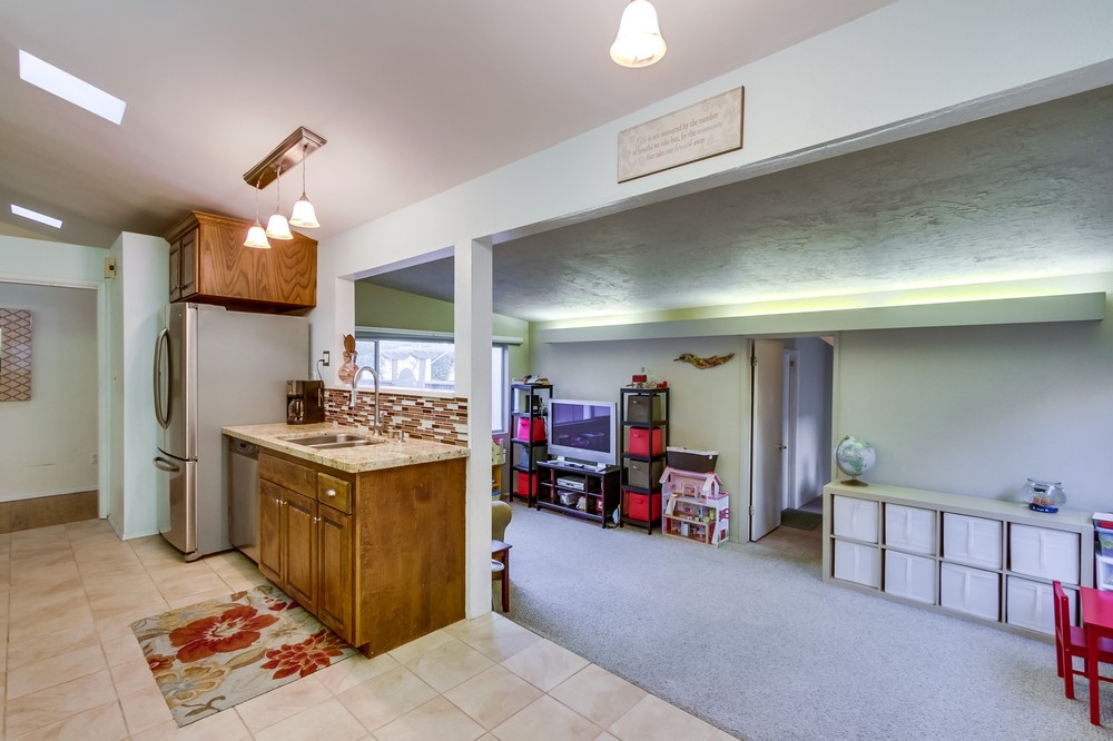 Virtual tour photo 23 of 52 for 5128 Manhasset Drive