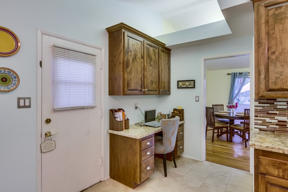 Virtual tour photo 27 of 52 for 5128 Manhasset Drive
