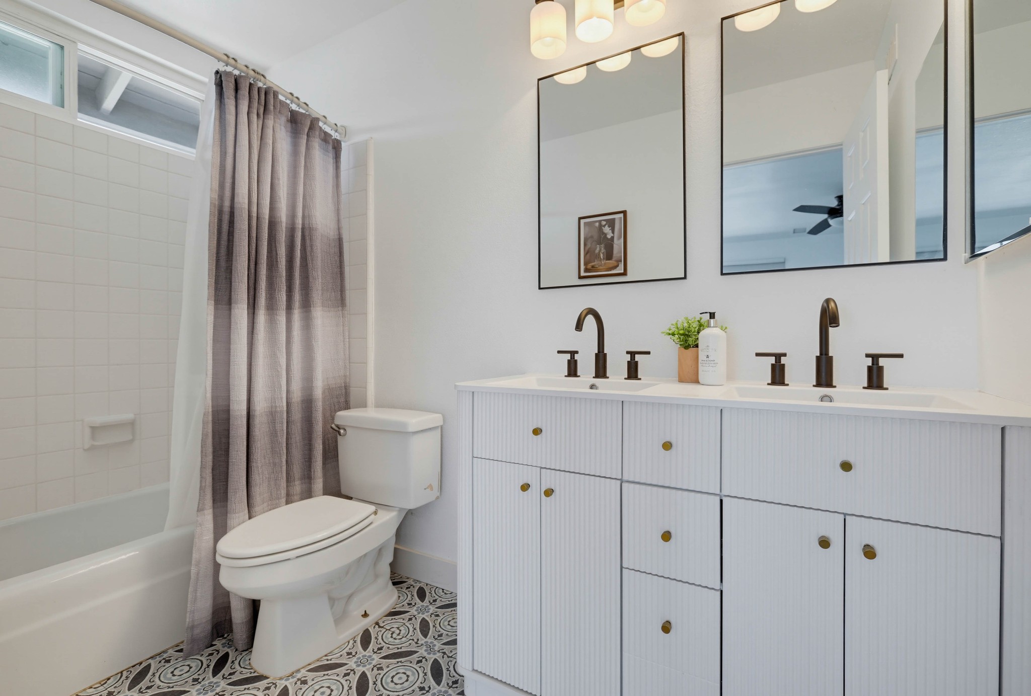 Virtual tour photo 53 of 82 for 5131 Greencap Ave