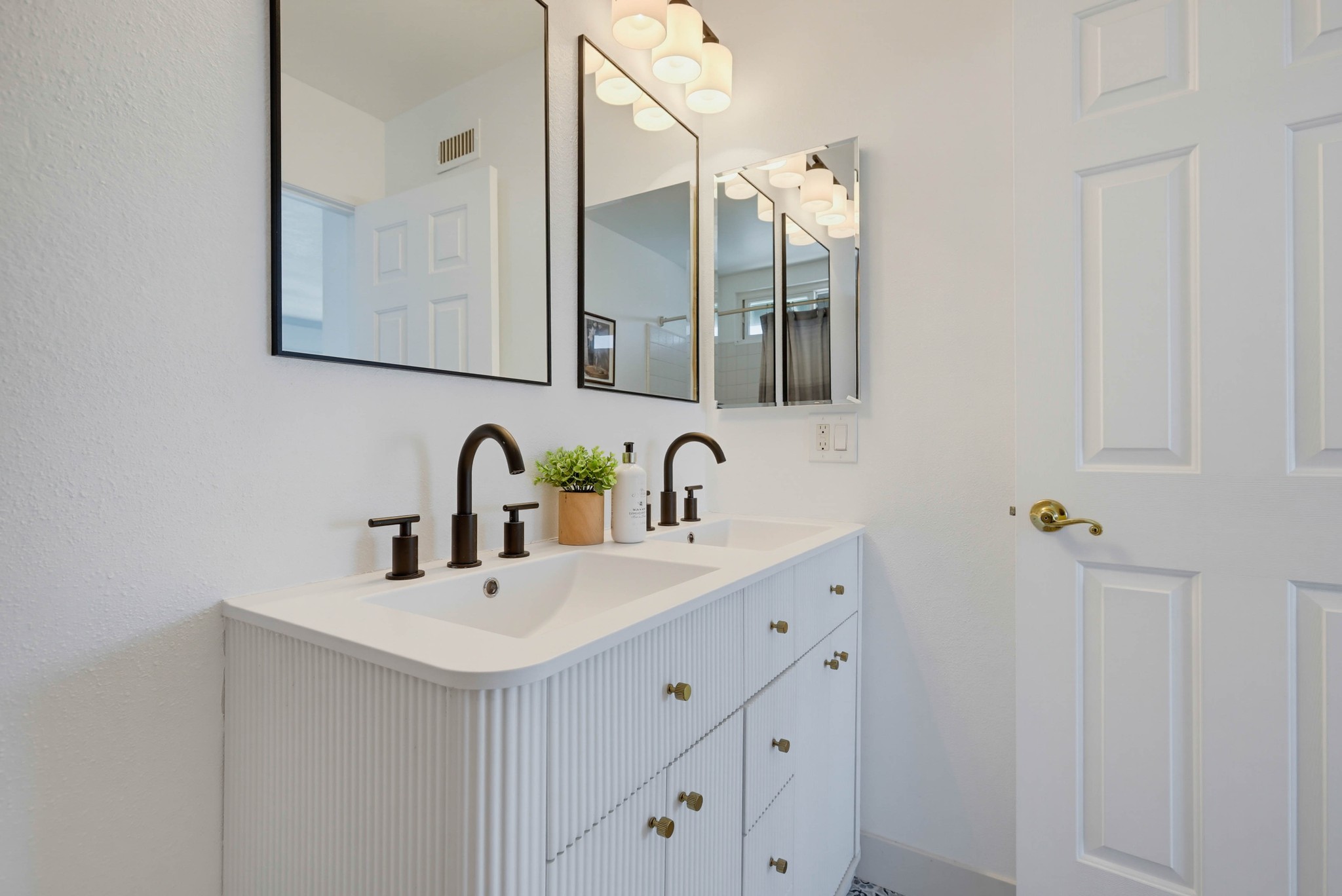 Virtual tour photo 54 of 82 for 5131 Greencap Ave