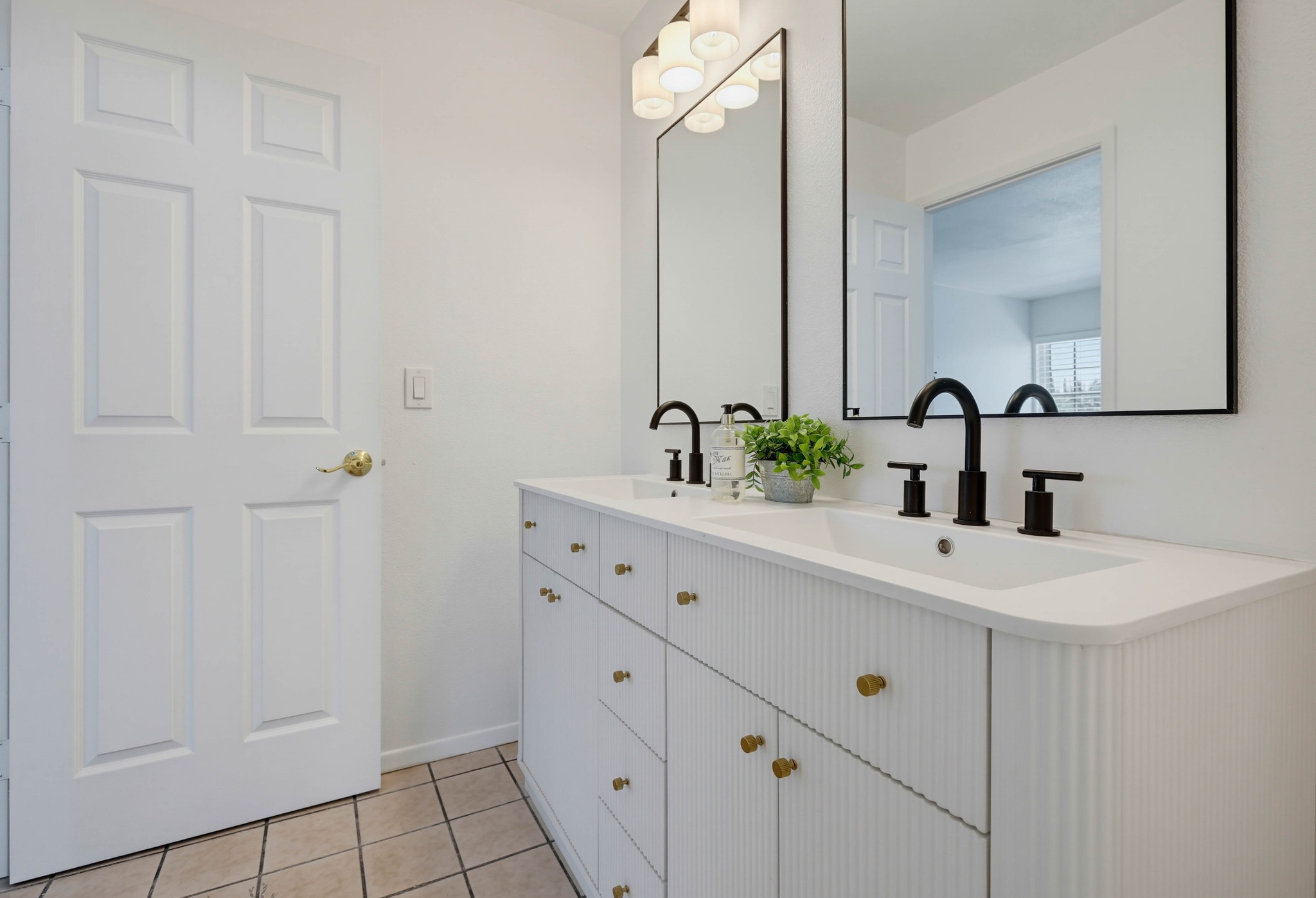 Virtual tour photo 72 of 82 for 5131 Greencap Ave