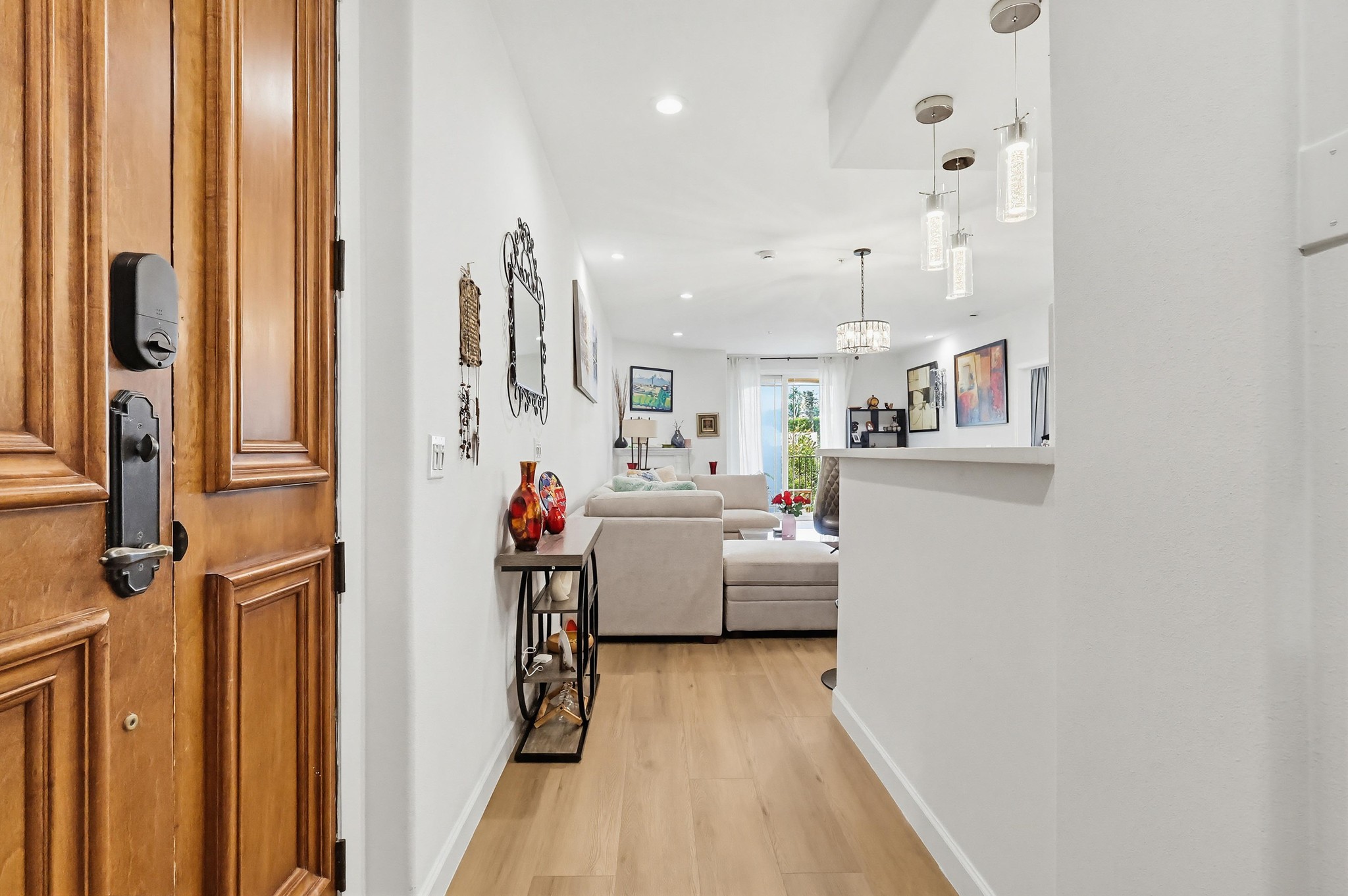 Virtual tour photo 14 of 70 for 5132 W Maplewood Ave APT 202