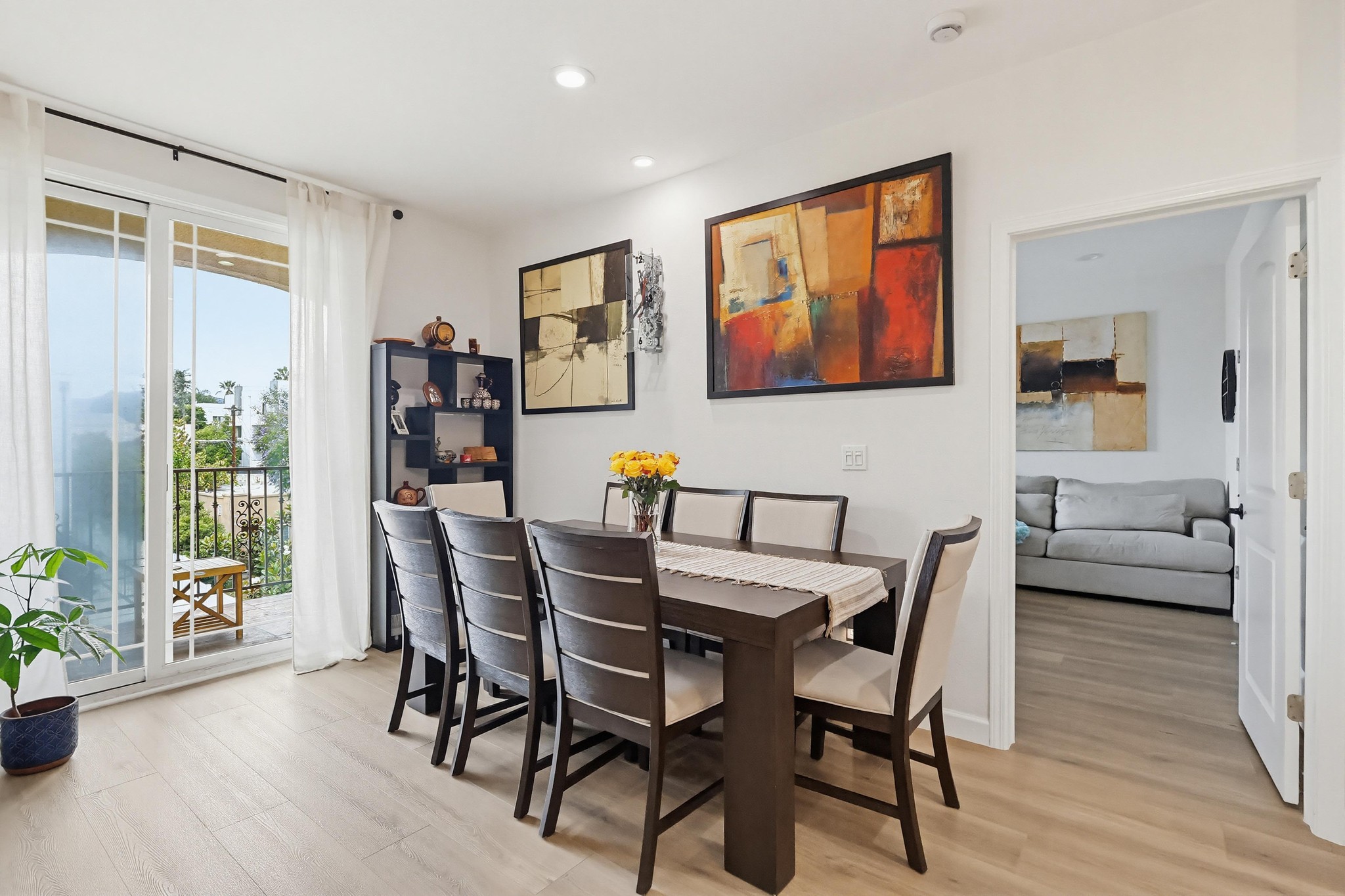 Virtual tour photo 24 of 70 for 5132 W Maplewood Ave APT 202