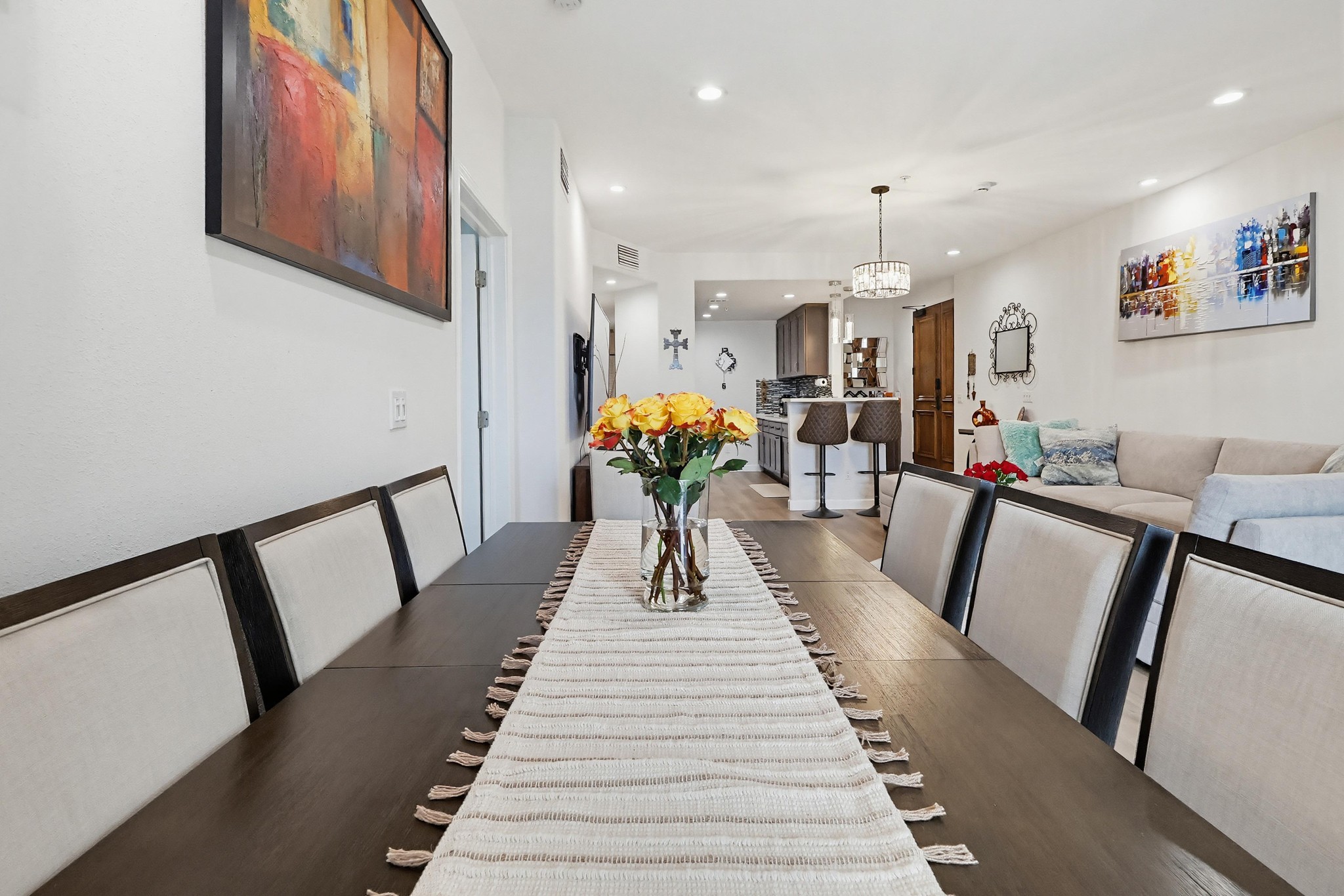 Virtual tour photo 28 of 70 for 5132 W Maplewood Ave APT 202