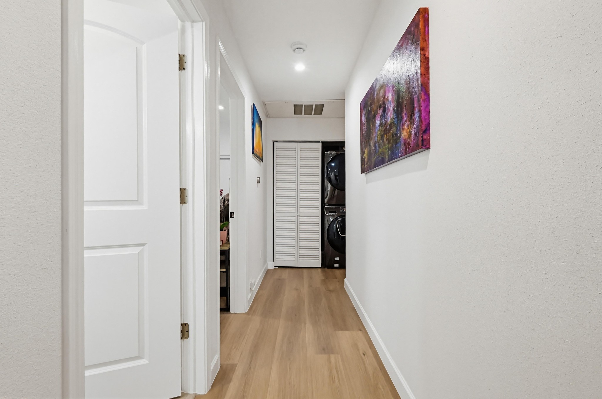 Virtual tour photo 41 of 70 for 5132 W Maplewood Ave APT 202