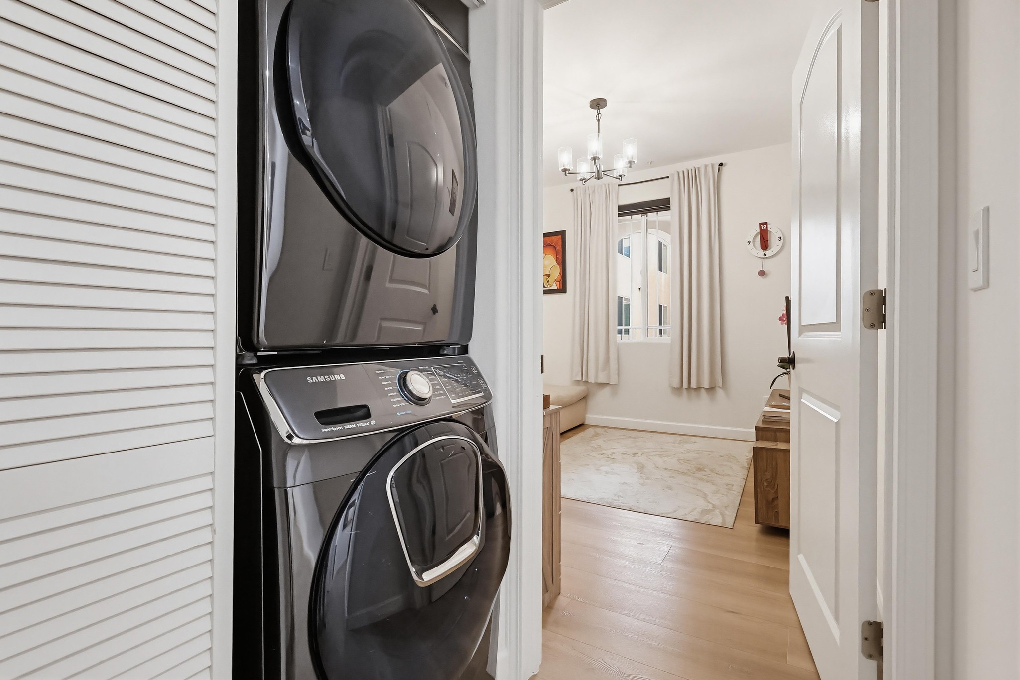 Virtual tour photo 42 of 70 for 5132 W Maplewood Ave APT 202