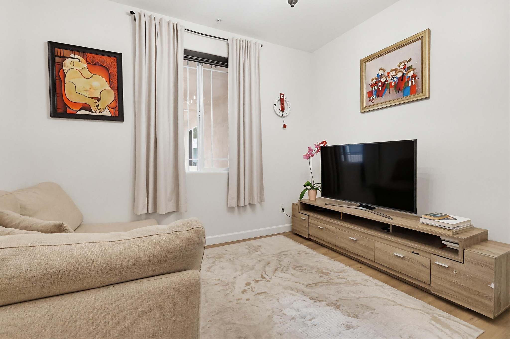 Virtual tour photo 44 of 70 for 5132 W Maplewood Ave APT 202