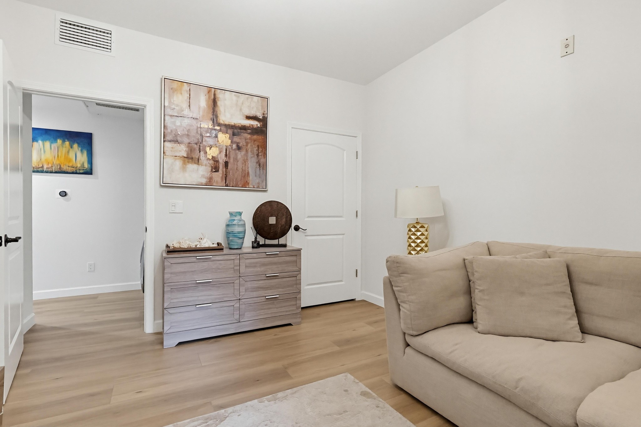 Virtual tour photo 45 of 70 for 5132 W Maplewood Ave APT 202