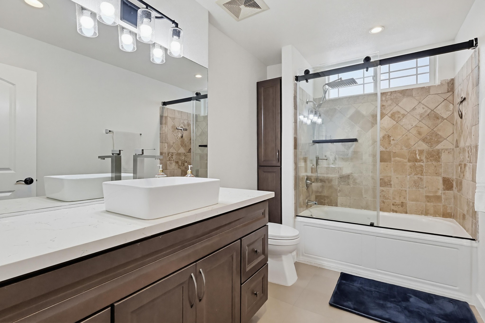 Virtual tour photo 46 of 70 for 5132 W Maplewood Ave APT 202