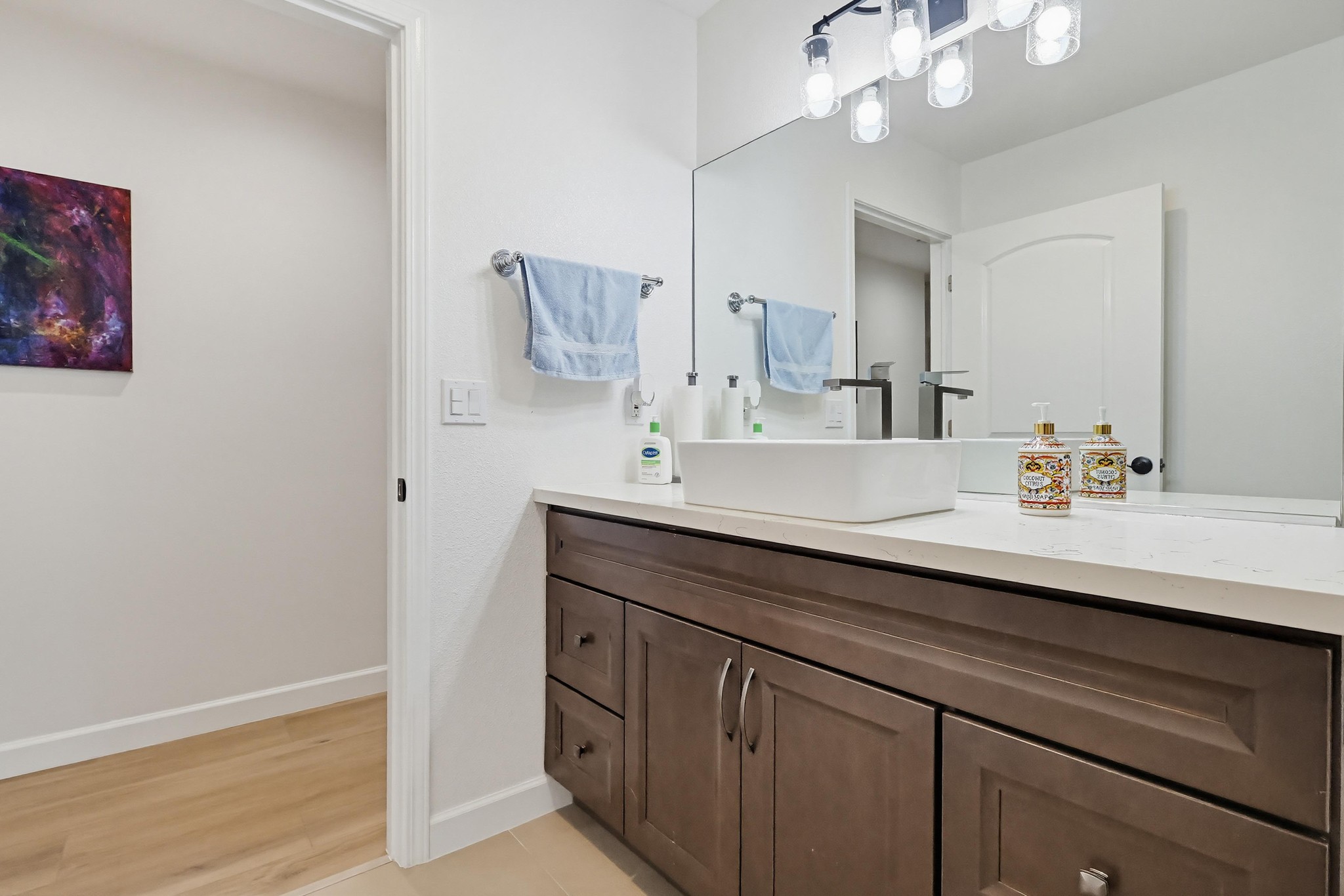 Virtual tour photo 48 of 70 for 5132 W Maplewood Ave APT 202