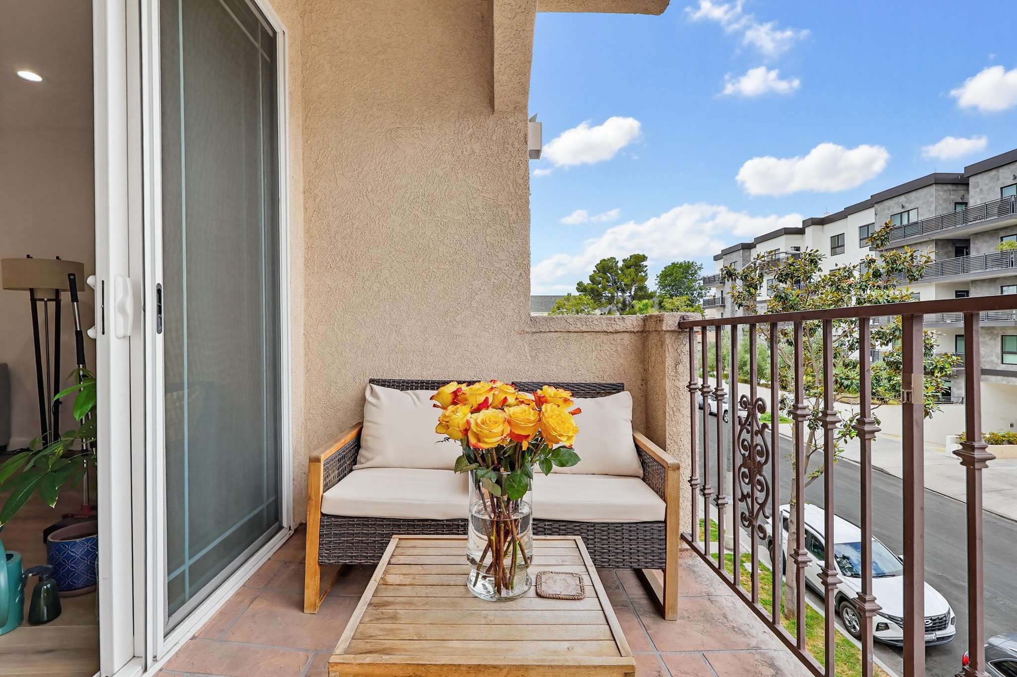 Virtual tour photo 60 of 70 for 5132 W Maplewood Ave APT 202