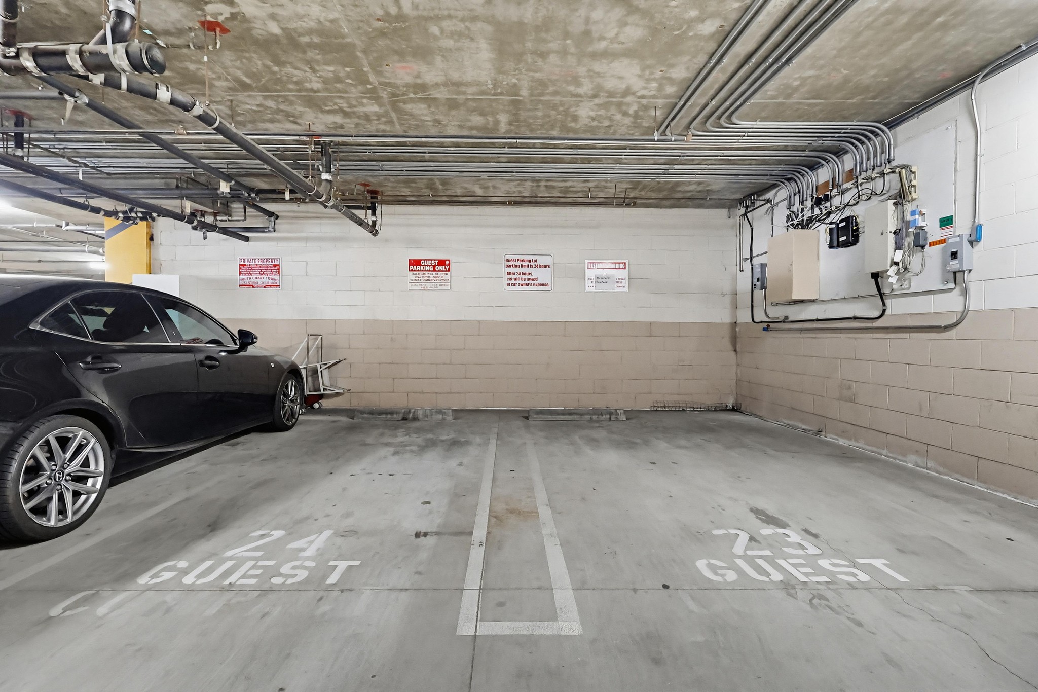 Virtual tour photo 65 of 70 for 5132 W Maplewood Ave APT 202