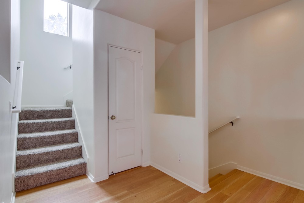 Virtual tour photo 38 of 67 for 5133 Cass St