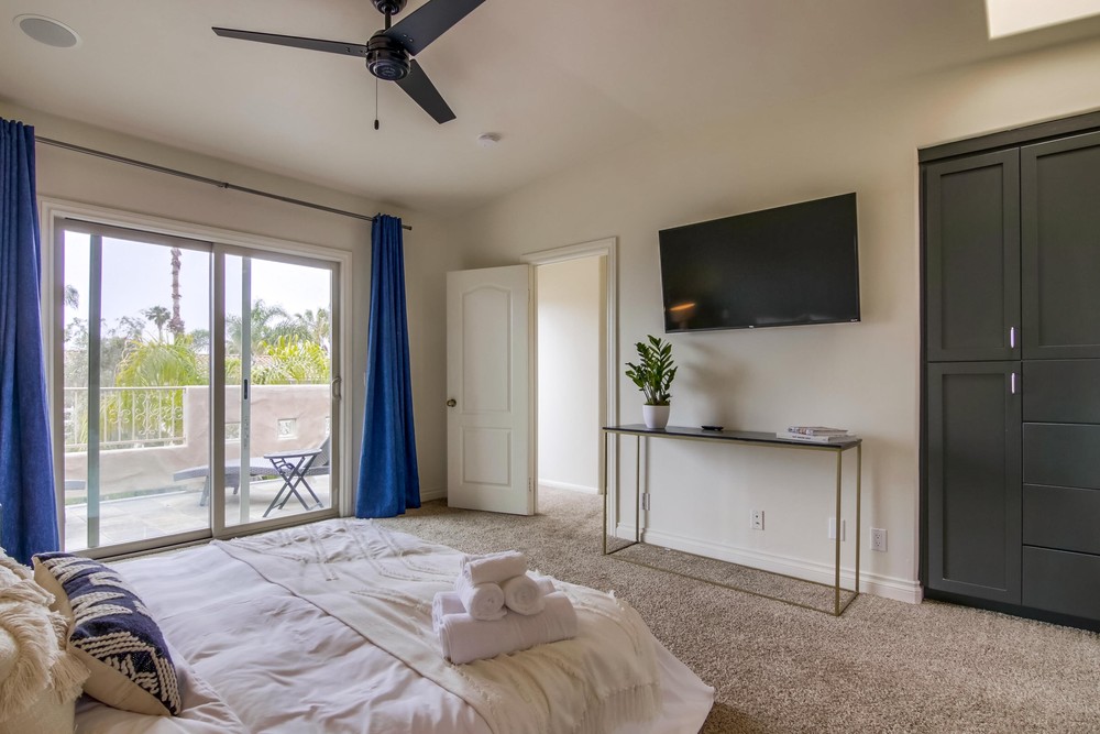 Virtual tour photo 43 of 67 for 5133 Cass St