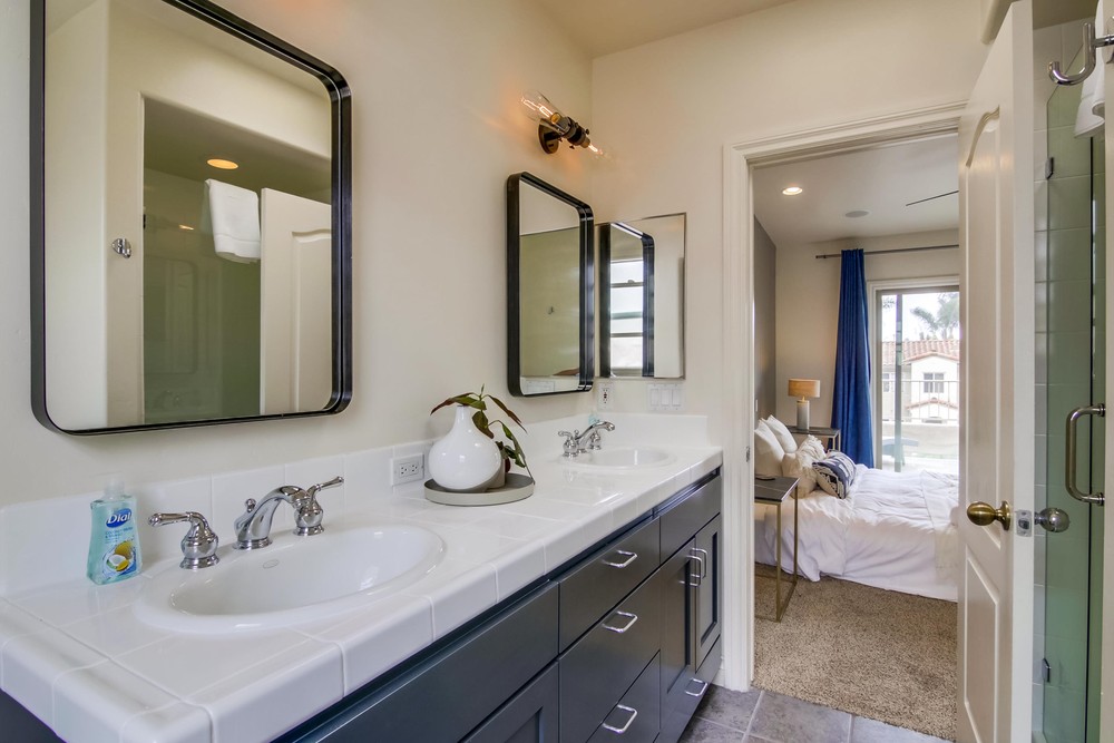 Virtual tour photo 47 of 67 for 5133 Cass St