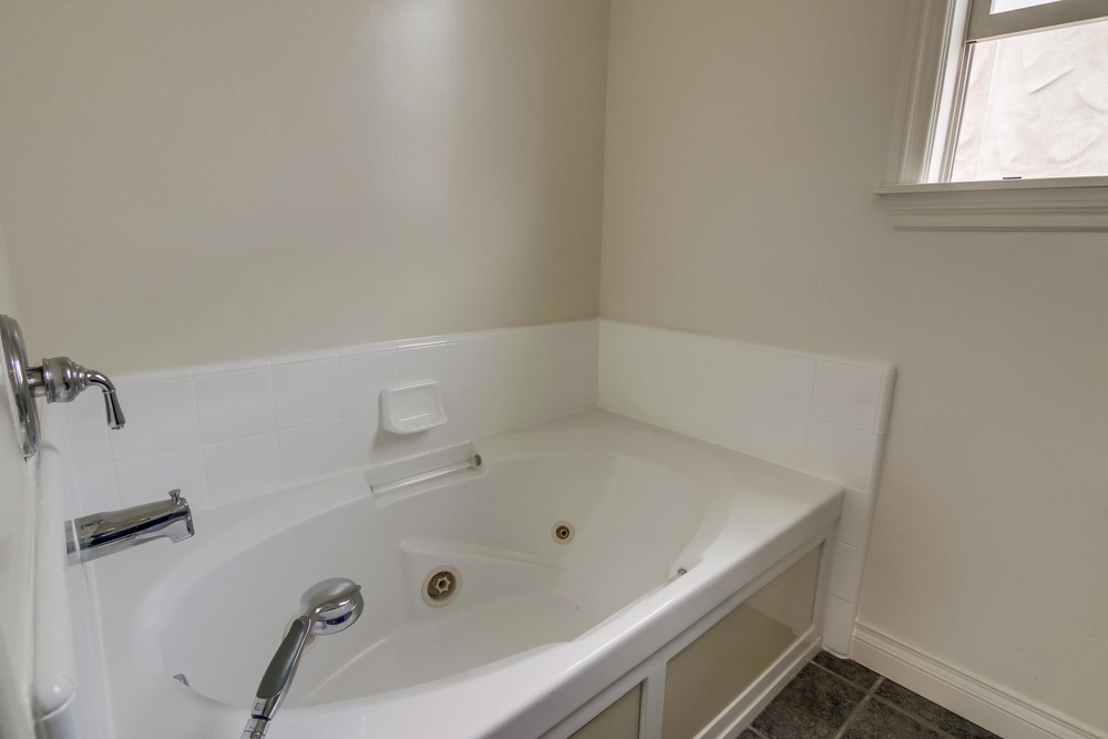 Virtual tour photo 48 of 67 for 5133 Cass St