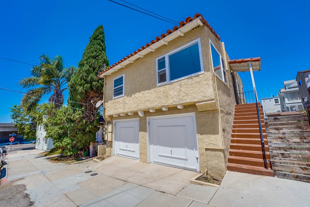 Virtual tour photo 1 of 31 for 514 W Juniper St