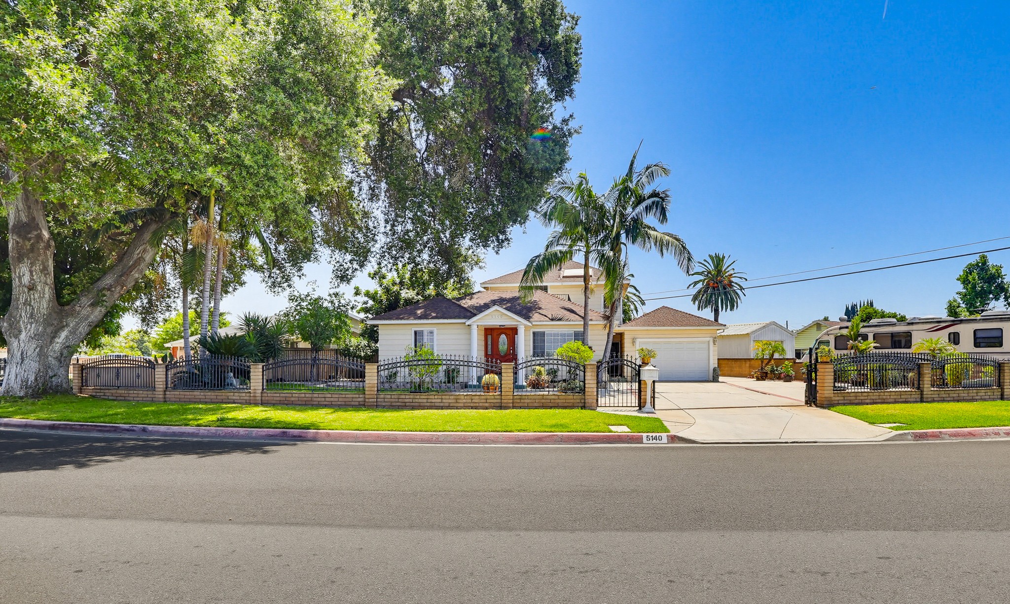 Virtual tour photo 1 of 100 for 5140 Elrovia Ave