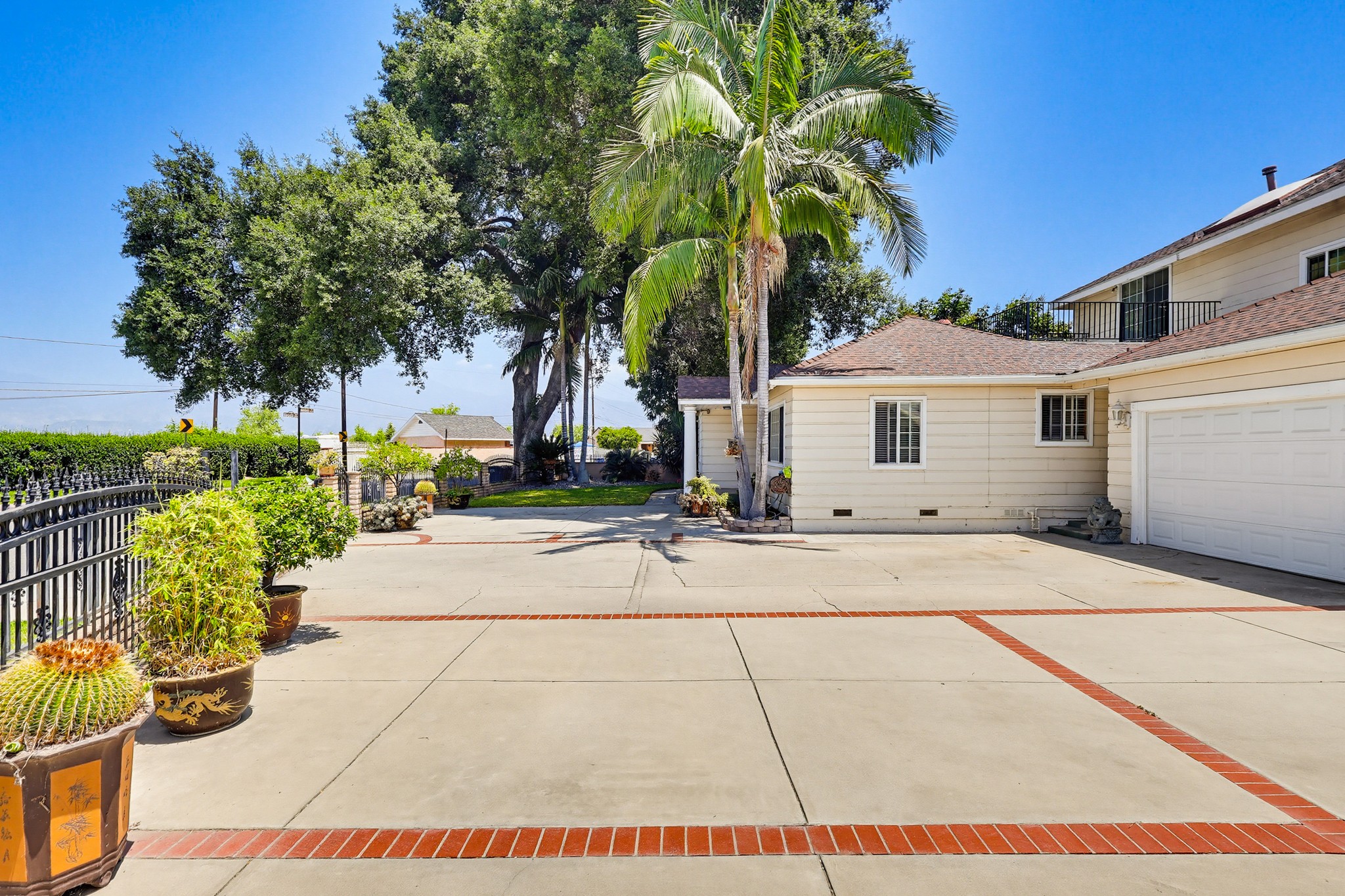 Virtual tour photo 6 of 100 for 5140 Elrovia Ave