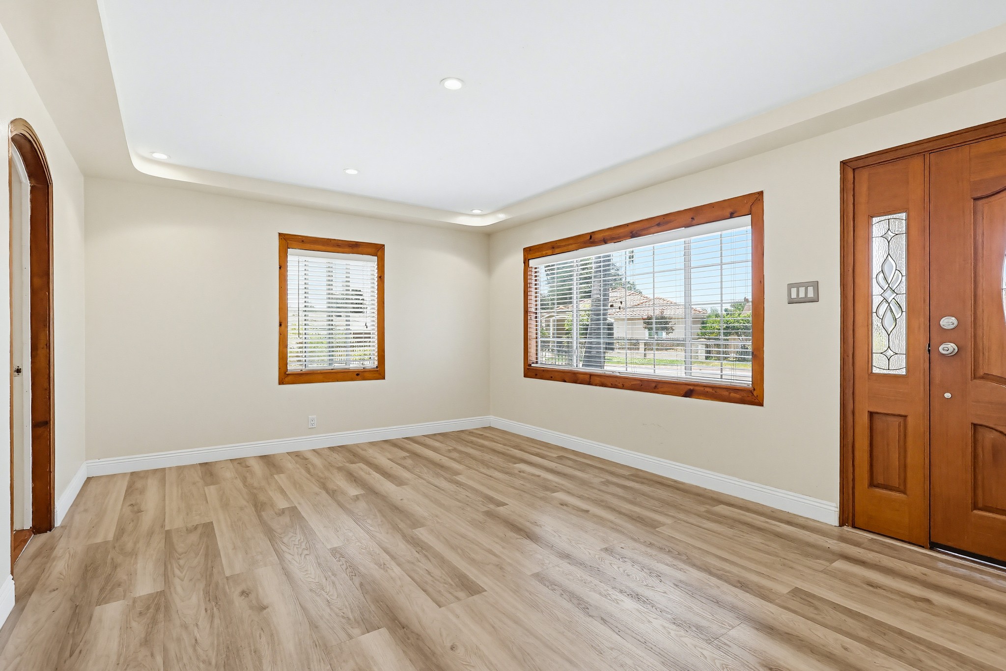 Virtual tour photo 11 of 100 for 5140 Elrovia Ave