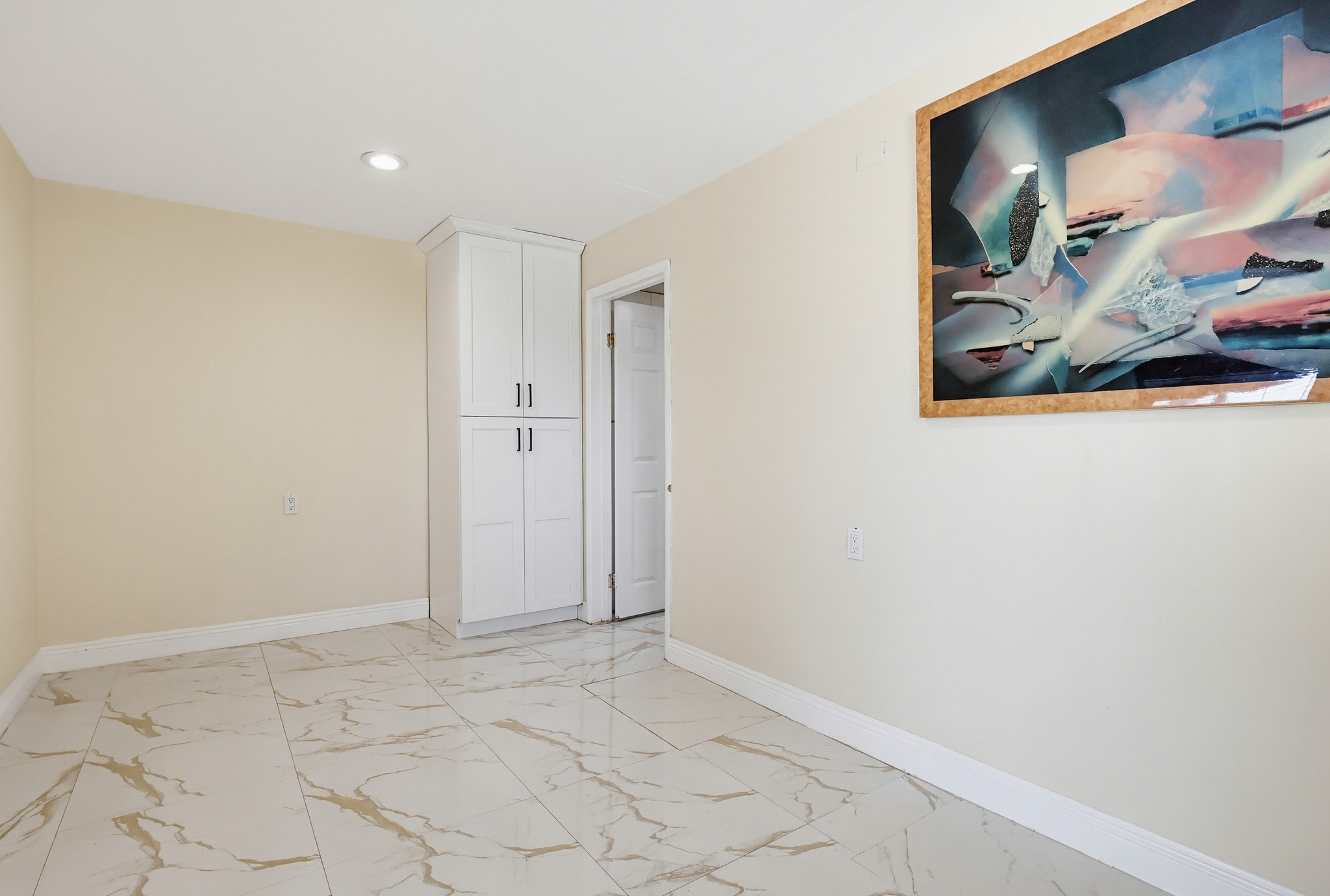Virtual tour photo 17 of 100 for 5140 Elrovia Ave
