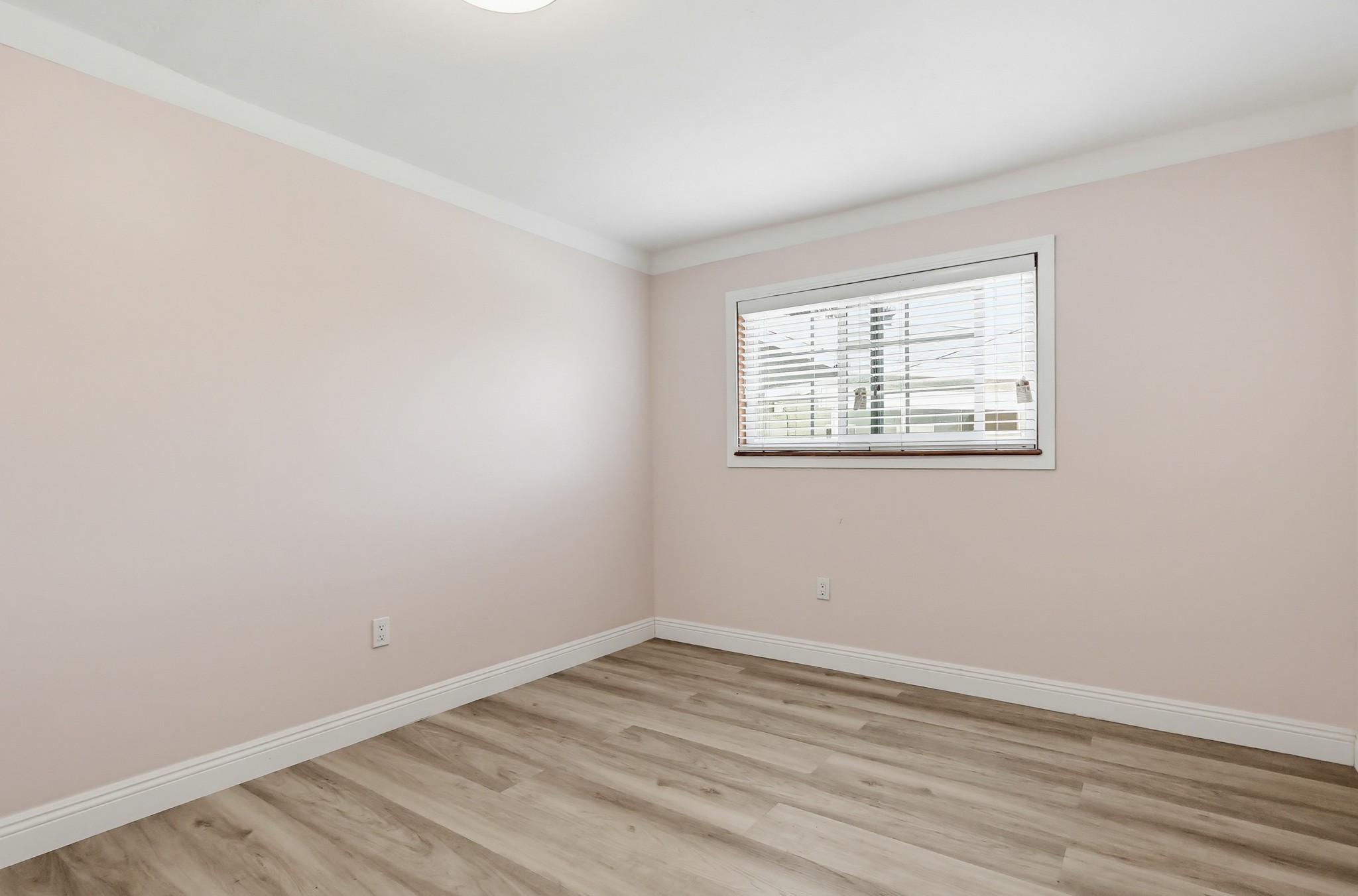 Virtual tour photo 26 of 100 for 5140 Elrovia Ave