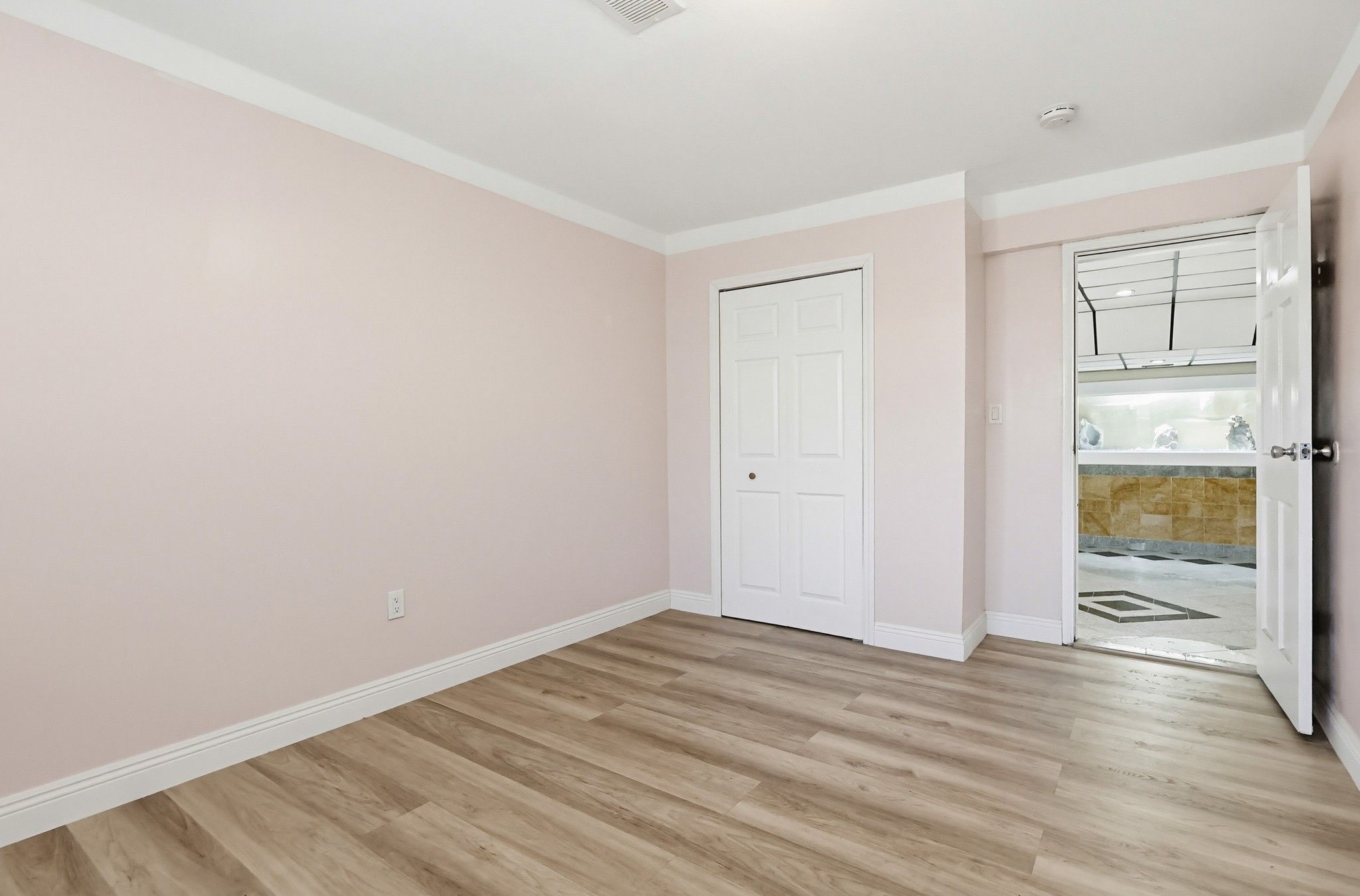 Virtual tour photo 28 of 100 for 5140 Elrovia Ave