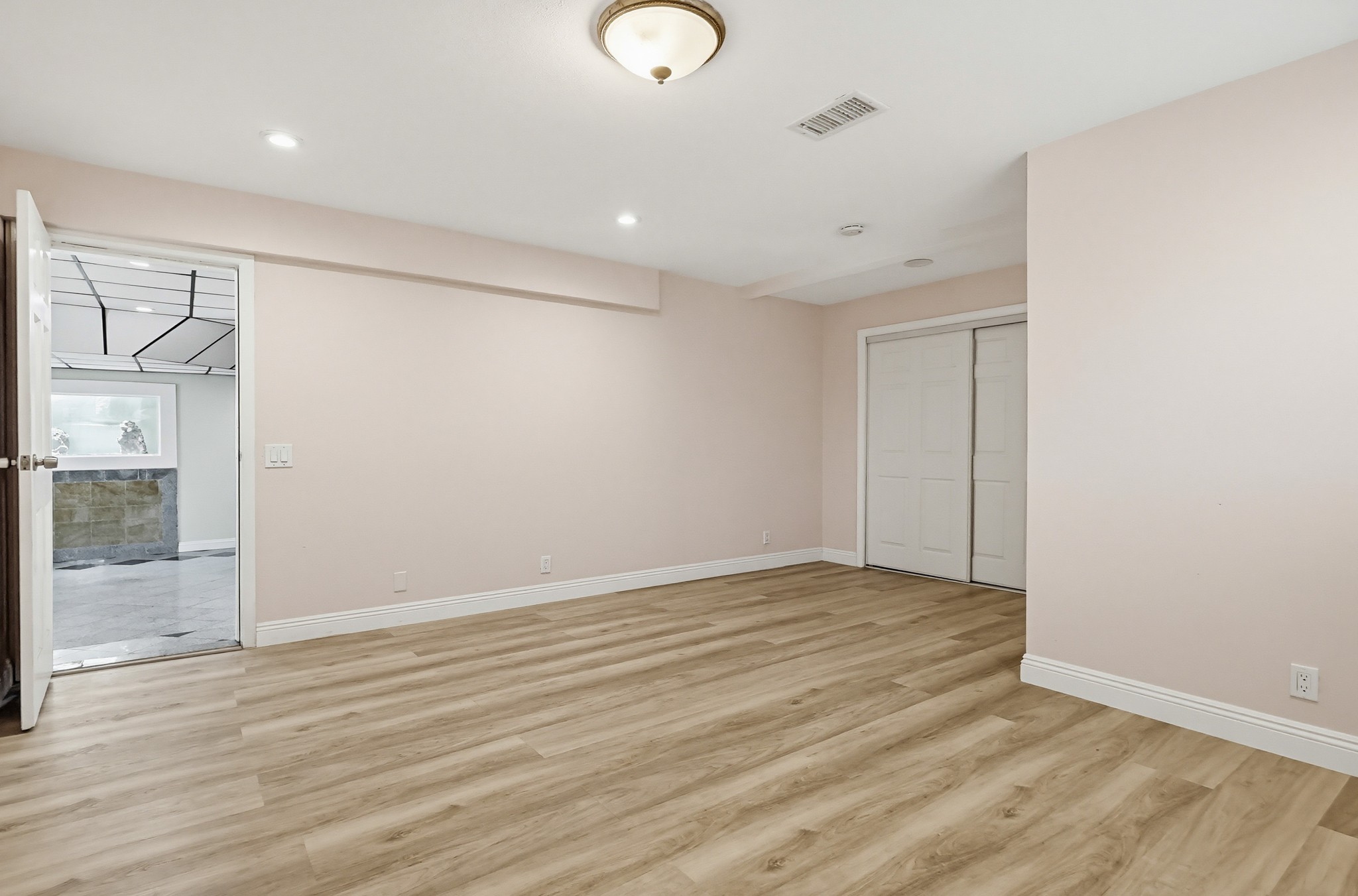 Virtual tour photo 33 of 100 for 5140 Elrovia Ave